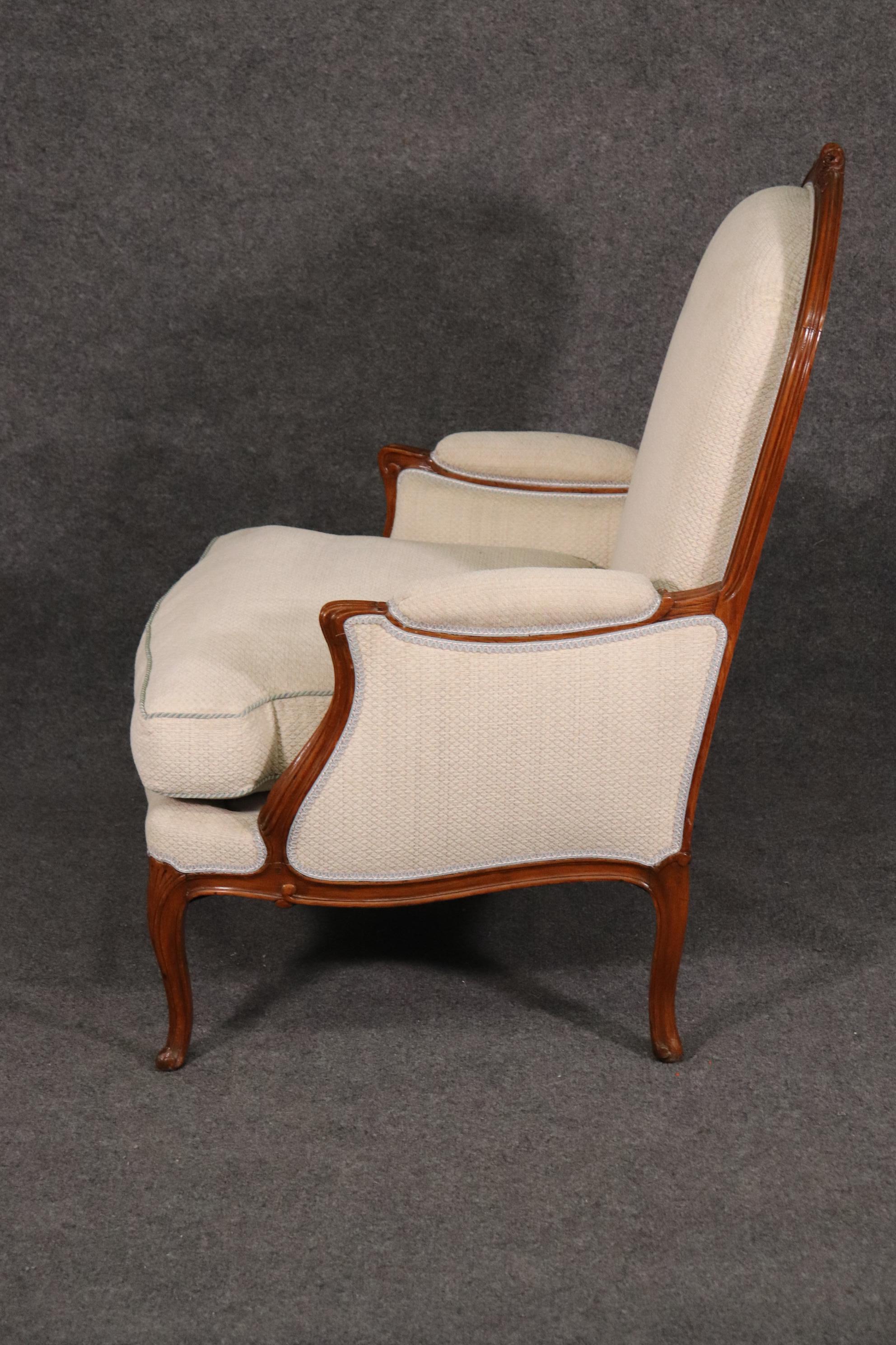 Carved French Walnut Louis XV Arch Back Bergere Chair, Circa 1940 In Good Condition In Swedesboro, NJ