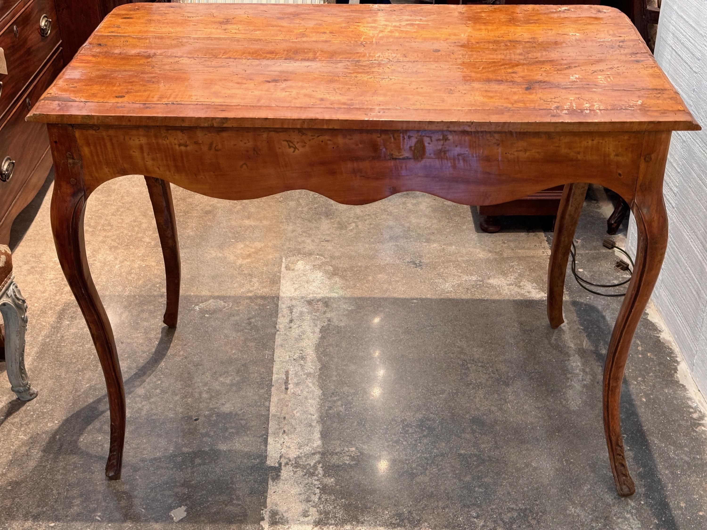 Carved Fruitwood 18th Century Table For Sale 8