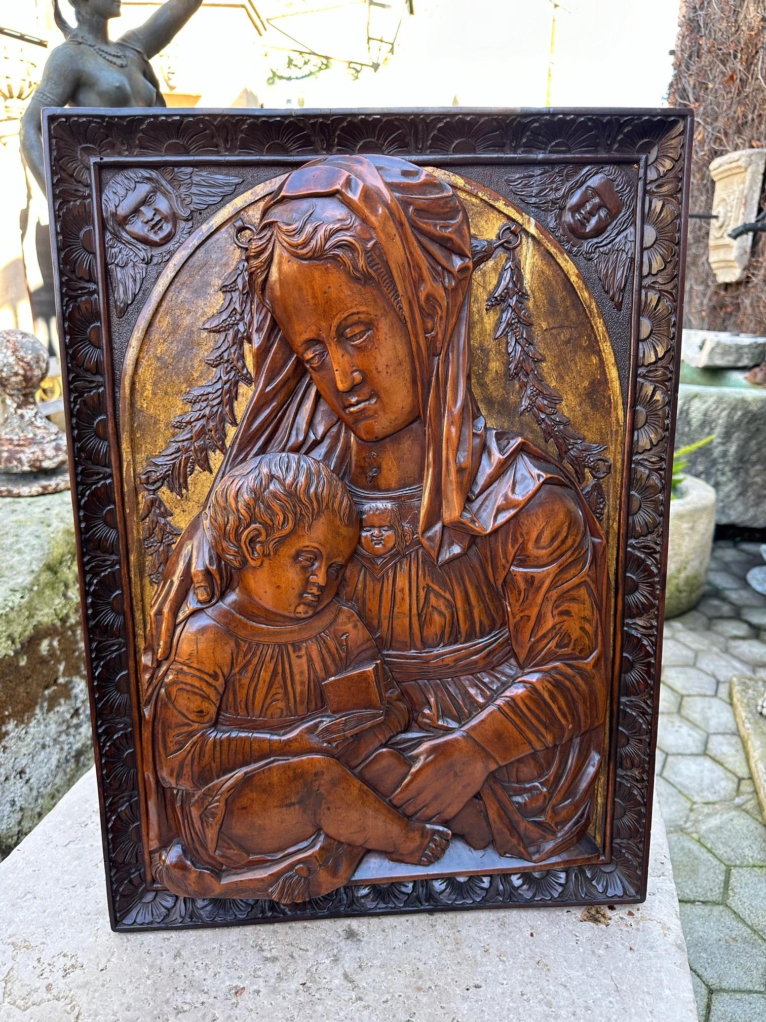 Carved Fruitwood Plaque of Virgin and Child Madonna, after Donatello Sculpture For Sale 3