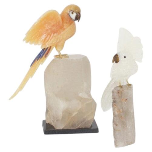 Sculptures de perroquets en pierre dure et géode sculptée