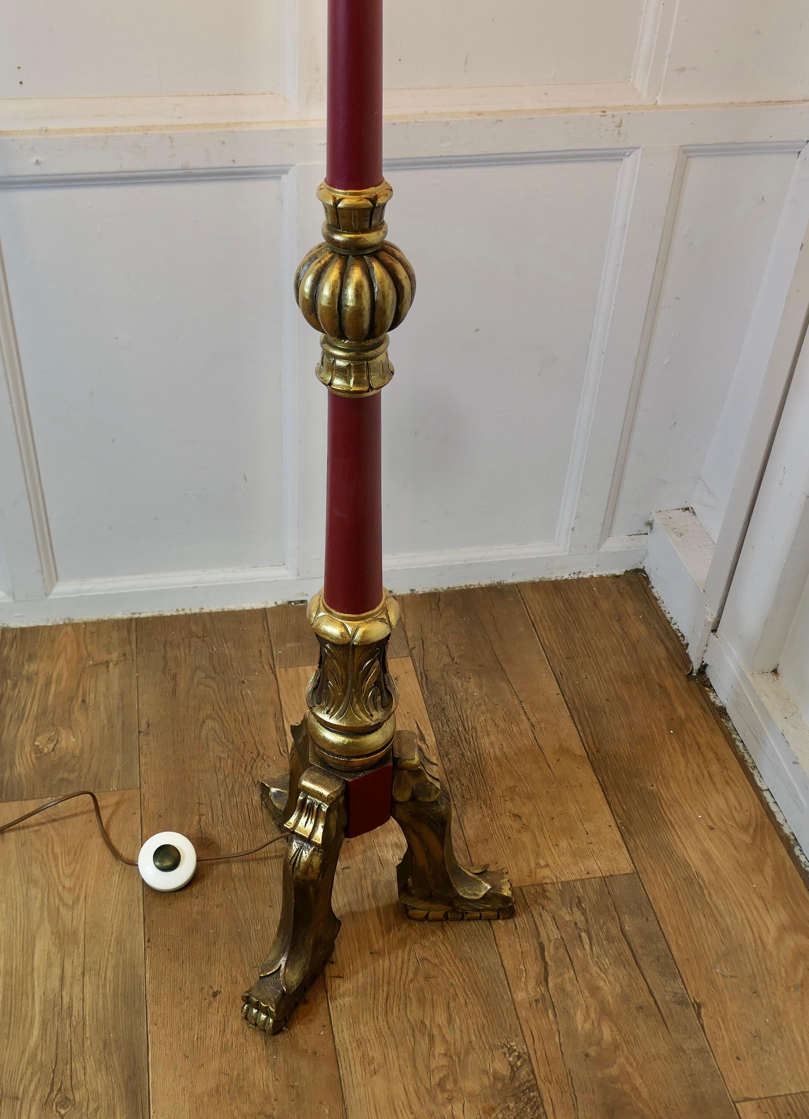 Carved Gilt and Painted Baroque Floor Lamp  This is a very decorative piece In Good Condition For Sale In Godshill, Isle of Wight