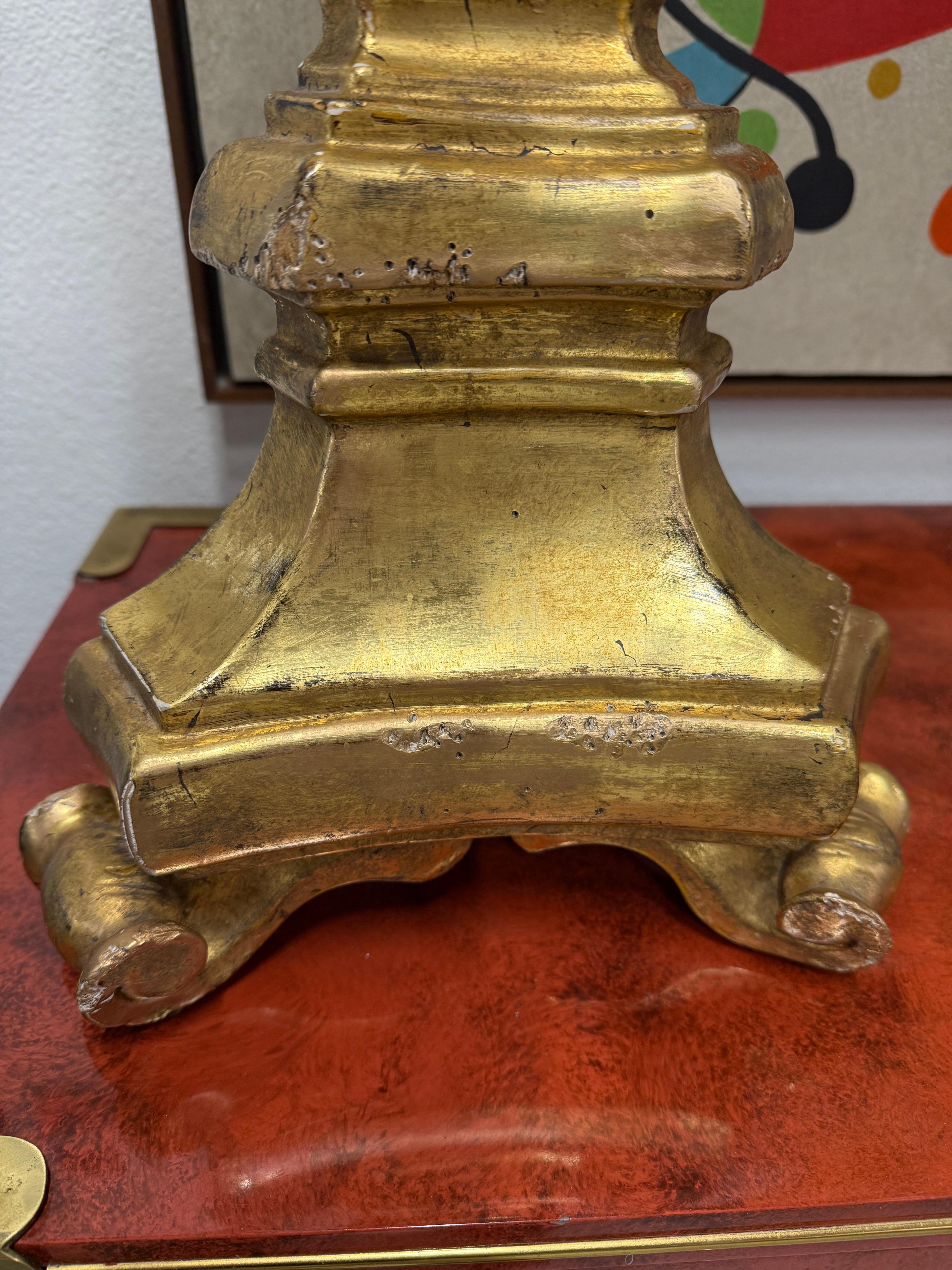 Carved Gilt Wood Italian Tall Lamps For Sale 1