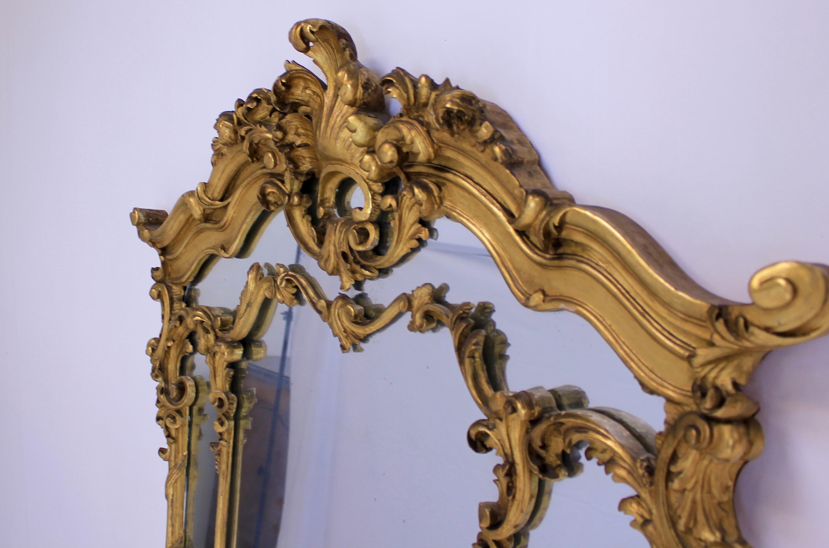 20th Century Carved Giltwood Mirror For Sale