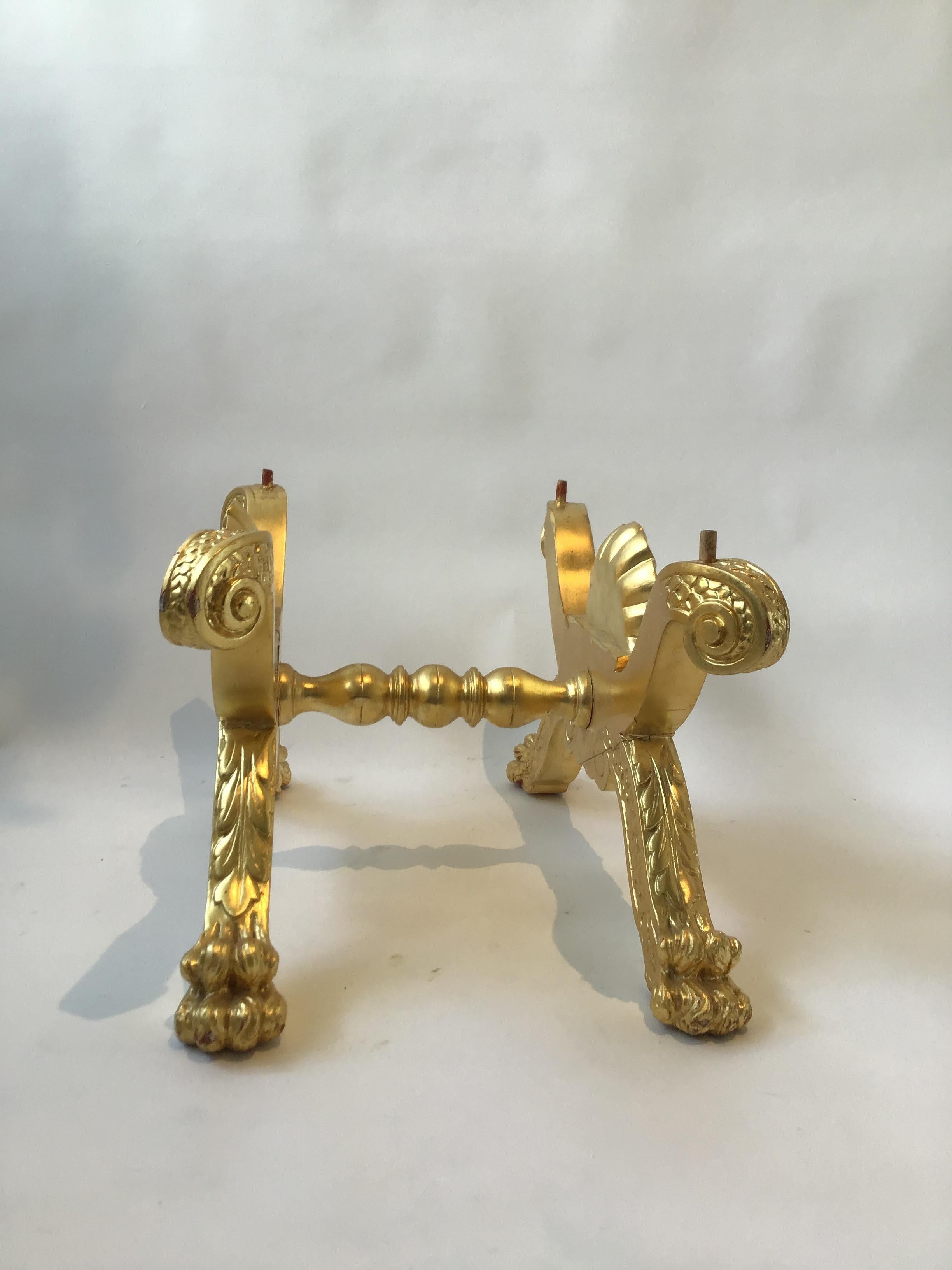Banc rococo à pattes de lion en bois sculpté et doré Bon état - En vente à Tarrytown, NY