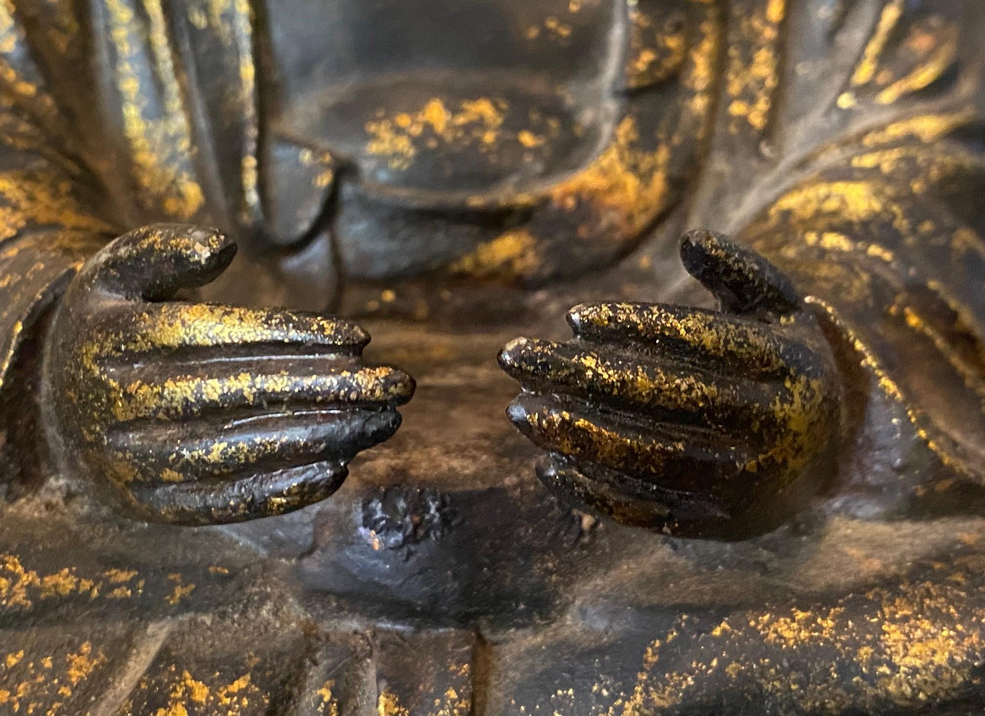 Estatua Escultura Buda Asiático Japonés Amida Nyorai Tallado Madera Dorada Sentado en venta 1
