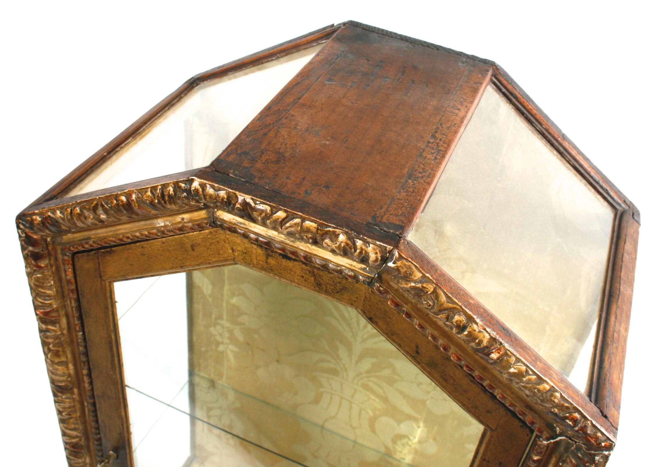 Carved Giltwood Vitrine, Late 18th Century In Good Condition In valatie, NY
