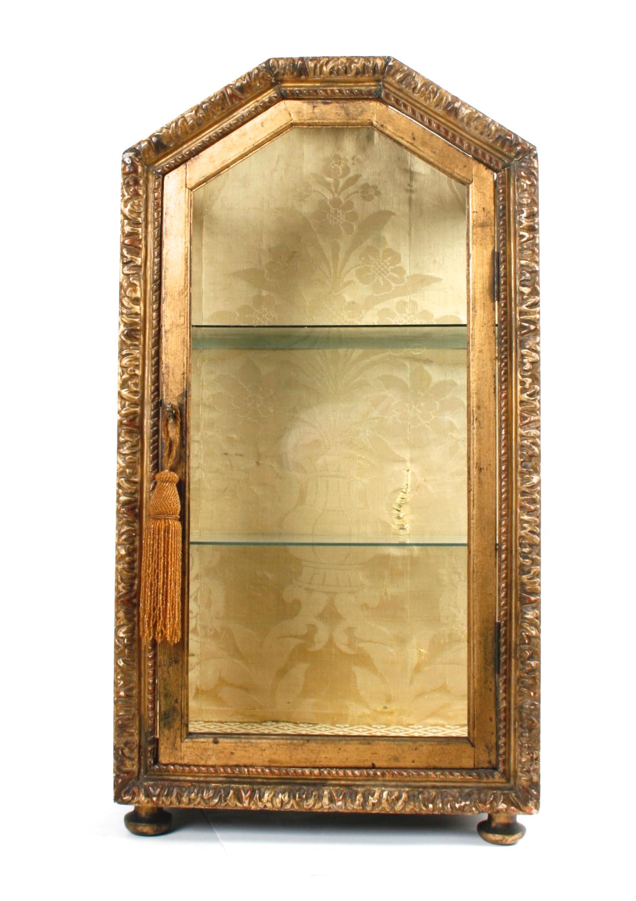 Carved Giltwood Vitrine, Late 18th Century 1