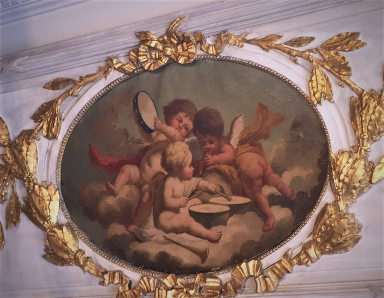 Carved Giltwood and Painted Boiserie Overdoor Frieze Panel with Cherubs Inset In Good Condition In Nashville, TN