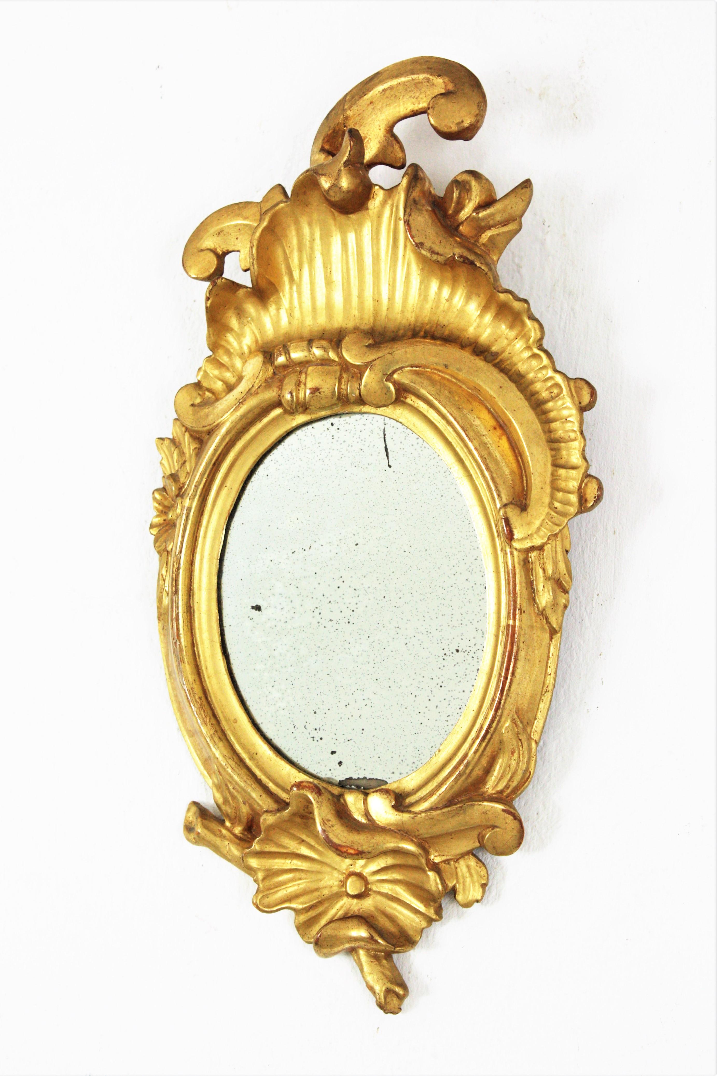 Carved Giltwood Art Nouveau Mirror in Small Scale For Sale 1
