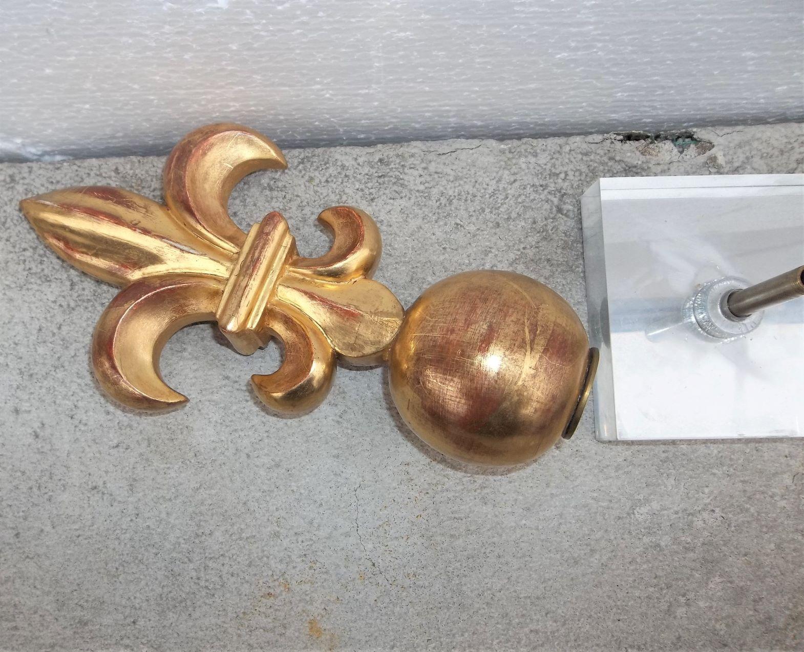French Carved Giltwood Fleur-de-lys Water Gilt Architectural Fragment on Acrylic Base