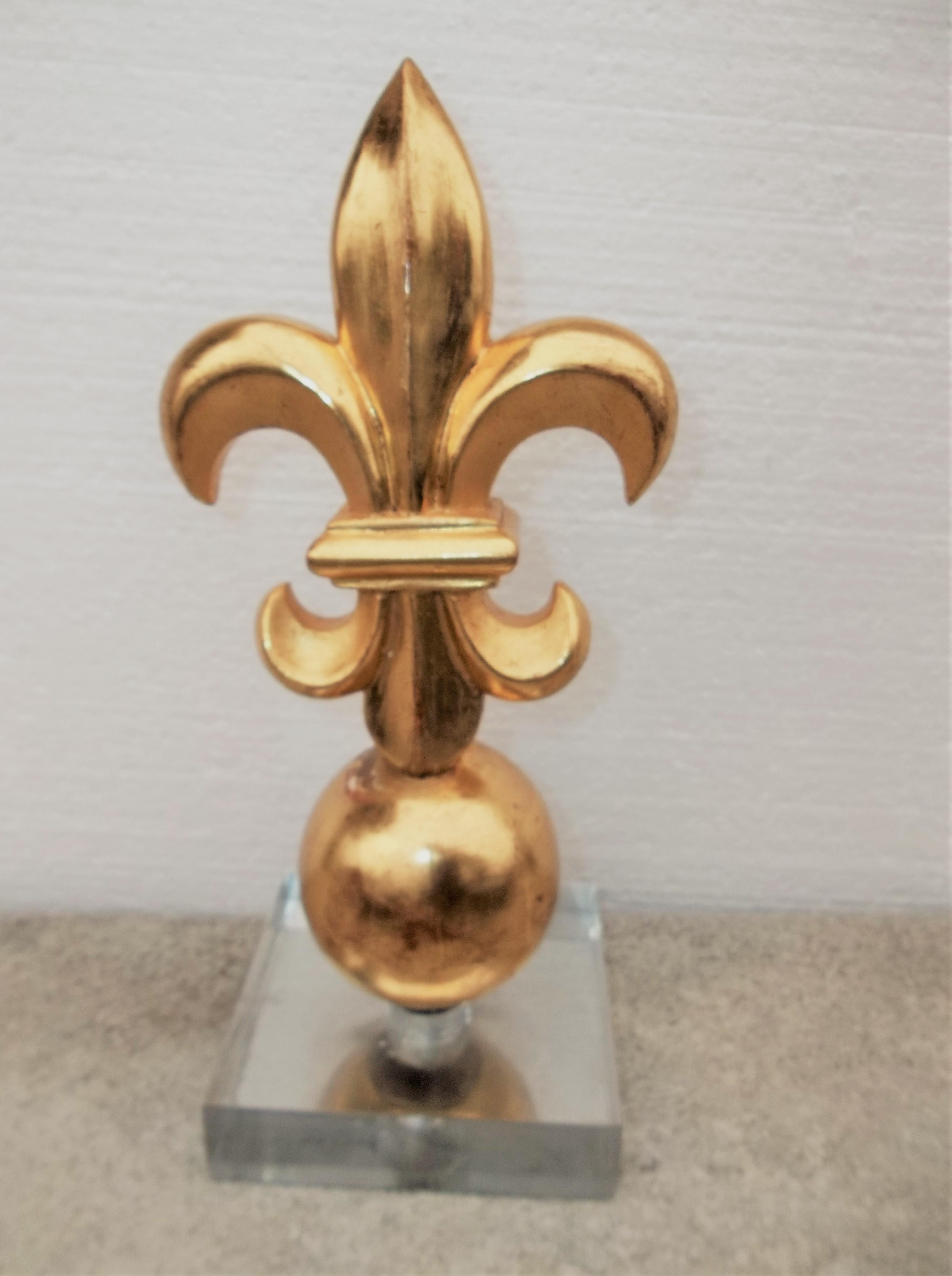 20th Century Carved Giltwood Fleur-de-lys Water Gilt Architectural Fragment on Acrylic Base