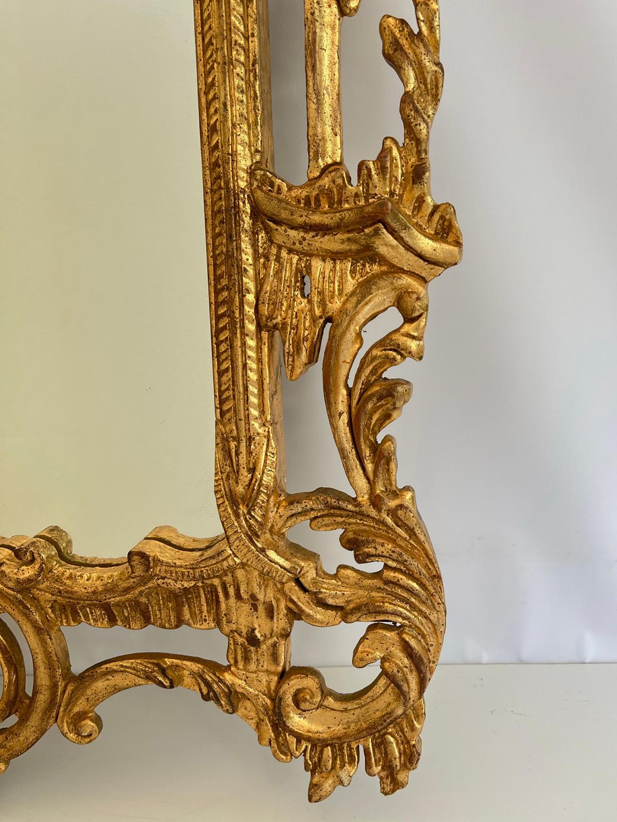 Carved Giltwood George III Style Mirror with Pagoda Pediment In Good Condition In West Palm Beach, FL