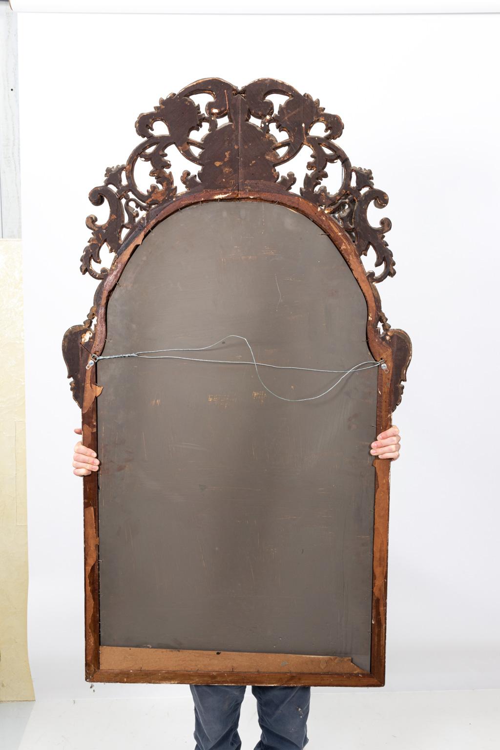 Carved Giltwood Scallop Shell Mirror For Sale 7