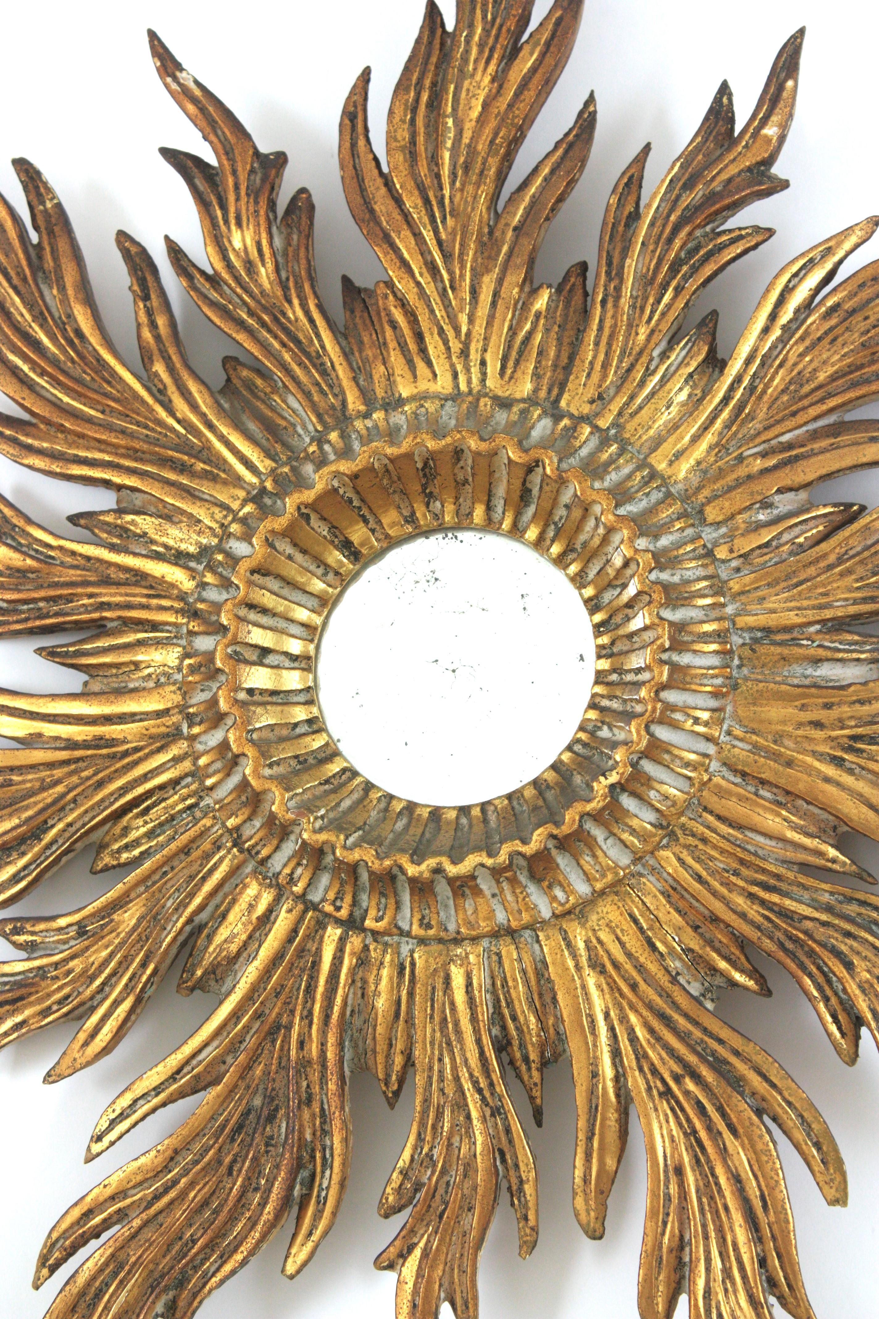Specchio a raggiera in legno dorato intagliato, Hollywood Regency, Spagna, anni '40 in vendita 3