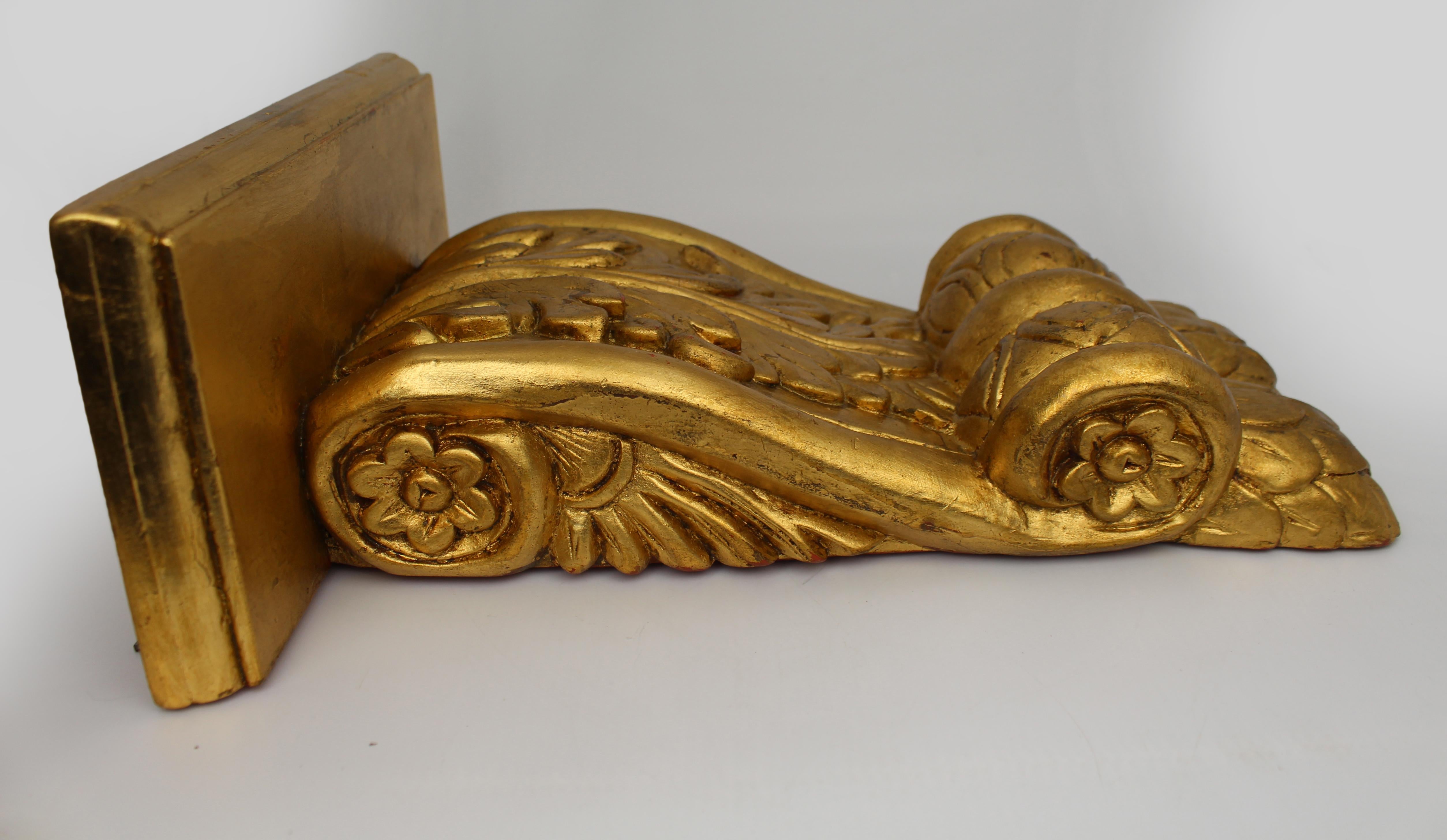 Geschnitzte Giltwood Wandhalterung Kragstein, Vintage 20th Century im Angebot 1