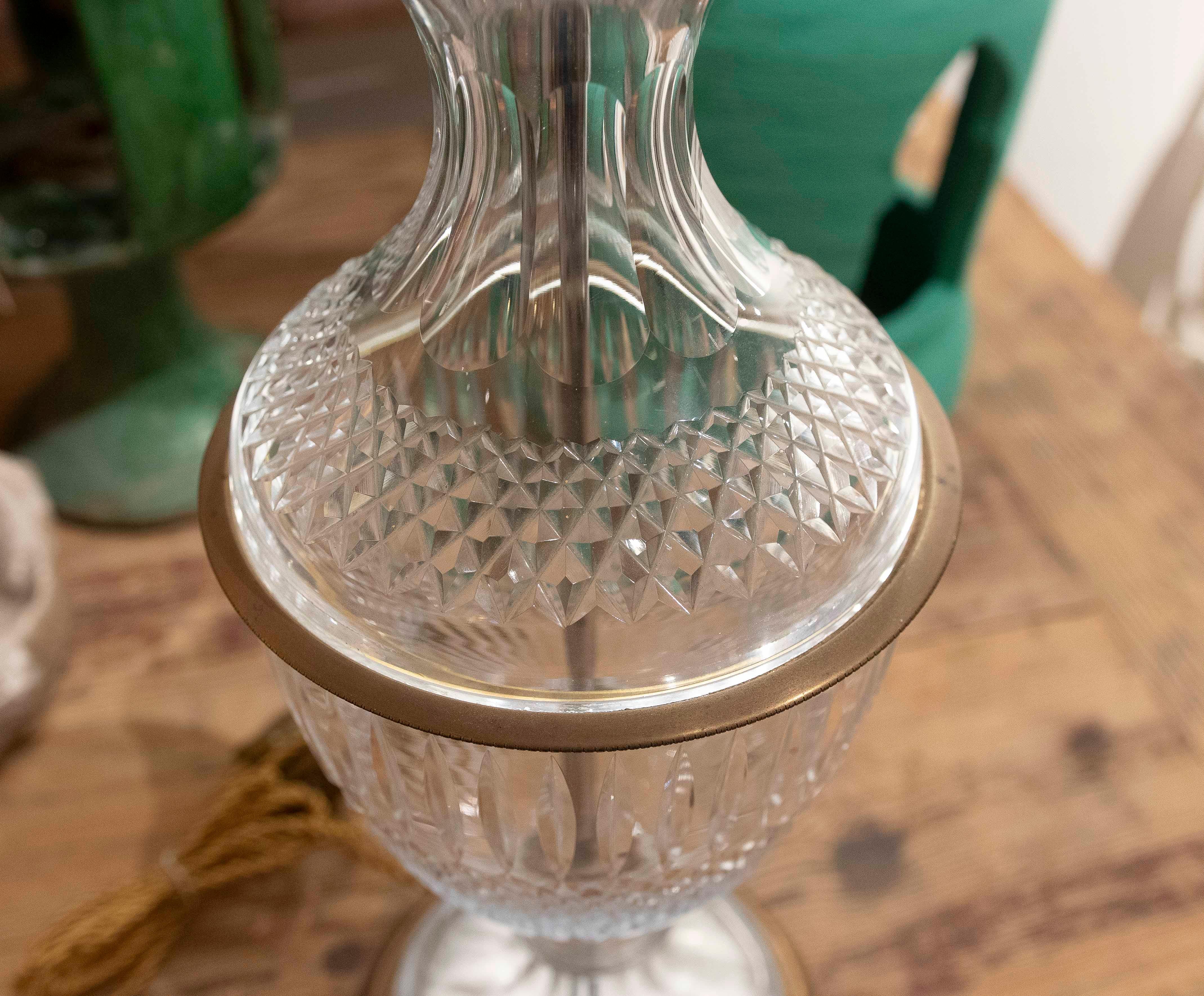 Geschnitzte Tischlampe aus Glas und Bronze im Angebot 8