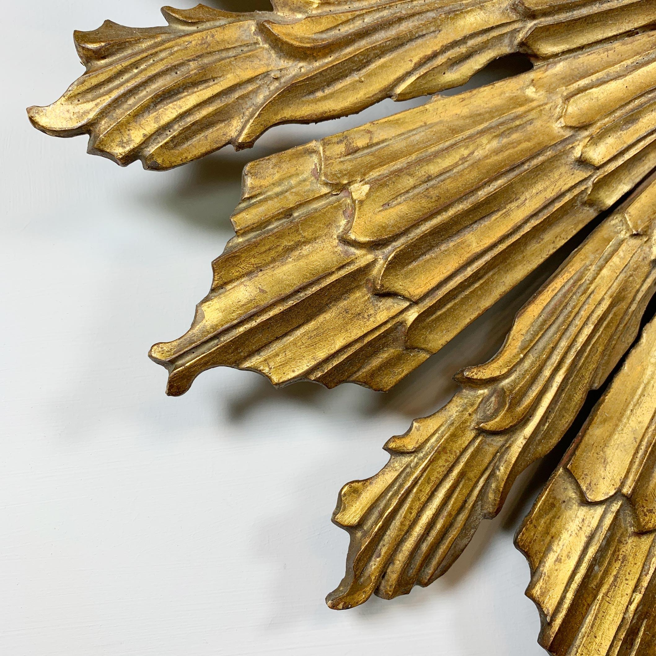 Luz de Sol de Iglesia de Madera Dorada Tallada, circa 1920 Renacimiento barroco en venta