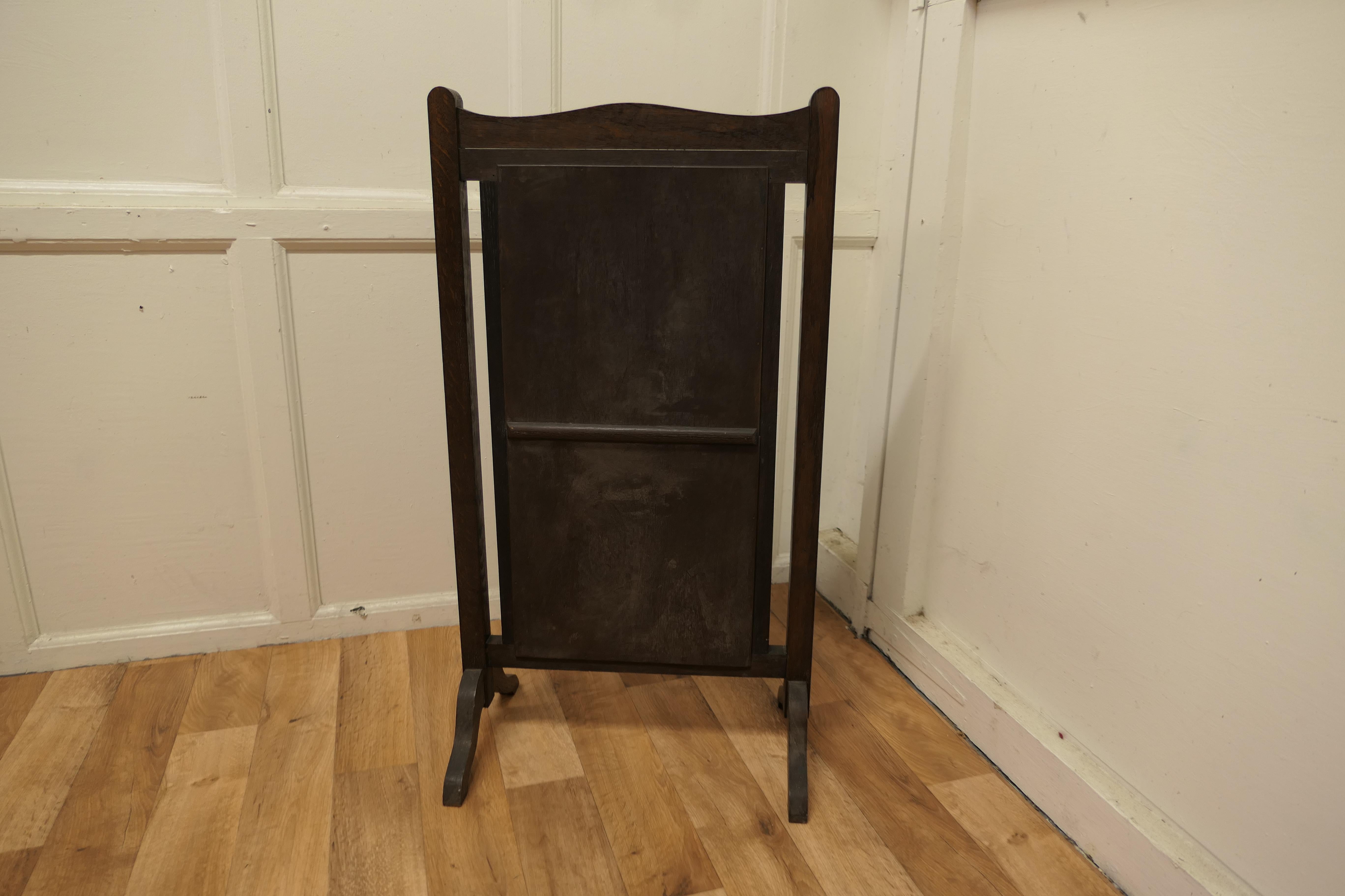 Carved Gothic Oak Panelled Fire Screen For Sale 1