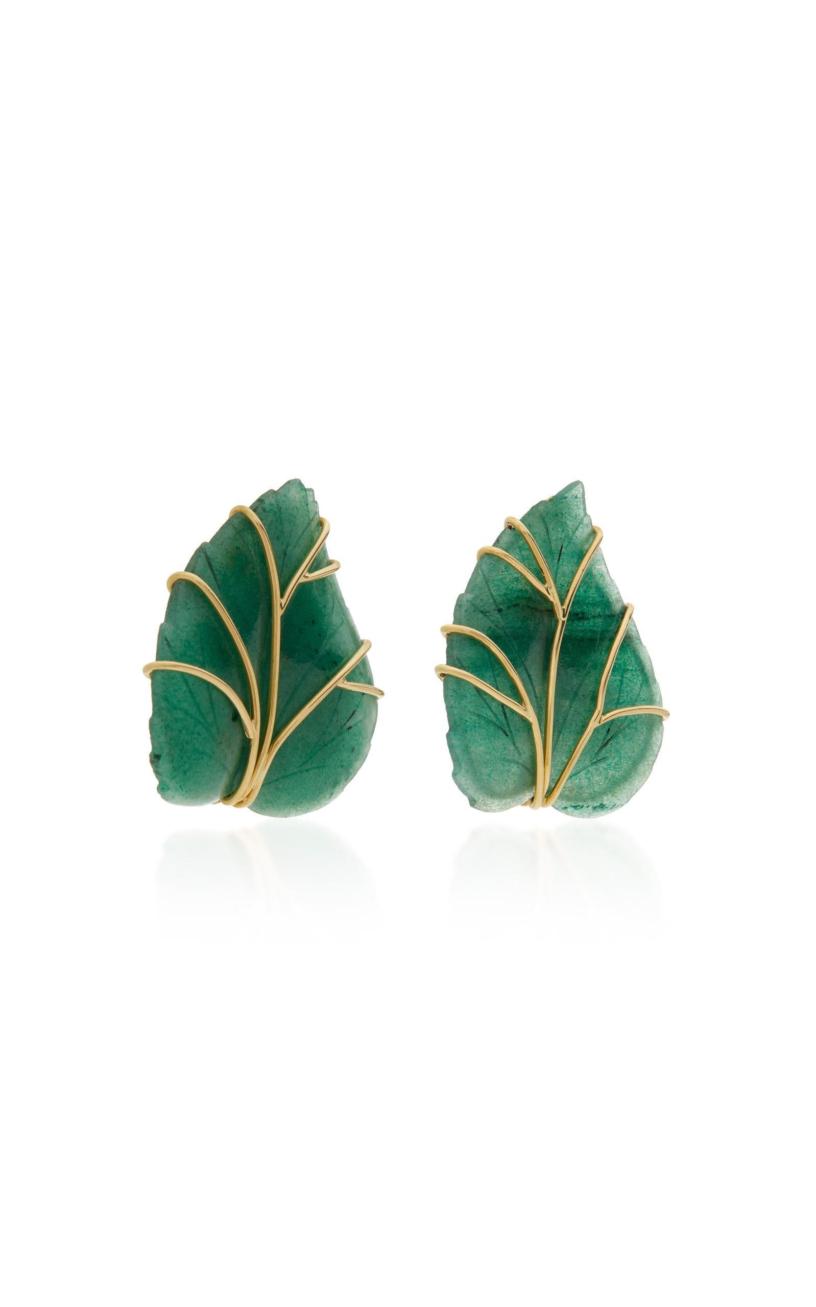 A pair of carved green Aventurine leaf Earrings with 18 karat gold vain and a detachable Amethyst drop with a pave Diamond tab on the corner. Set in 18 karat yellow gold, signed Sorab & Roshi.
Dia= 0.24 cts.  Ameth = 127 cts.

2