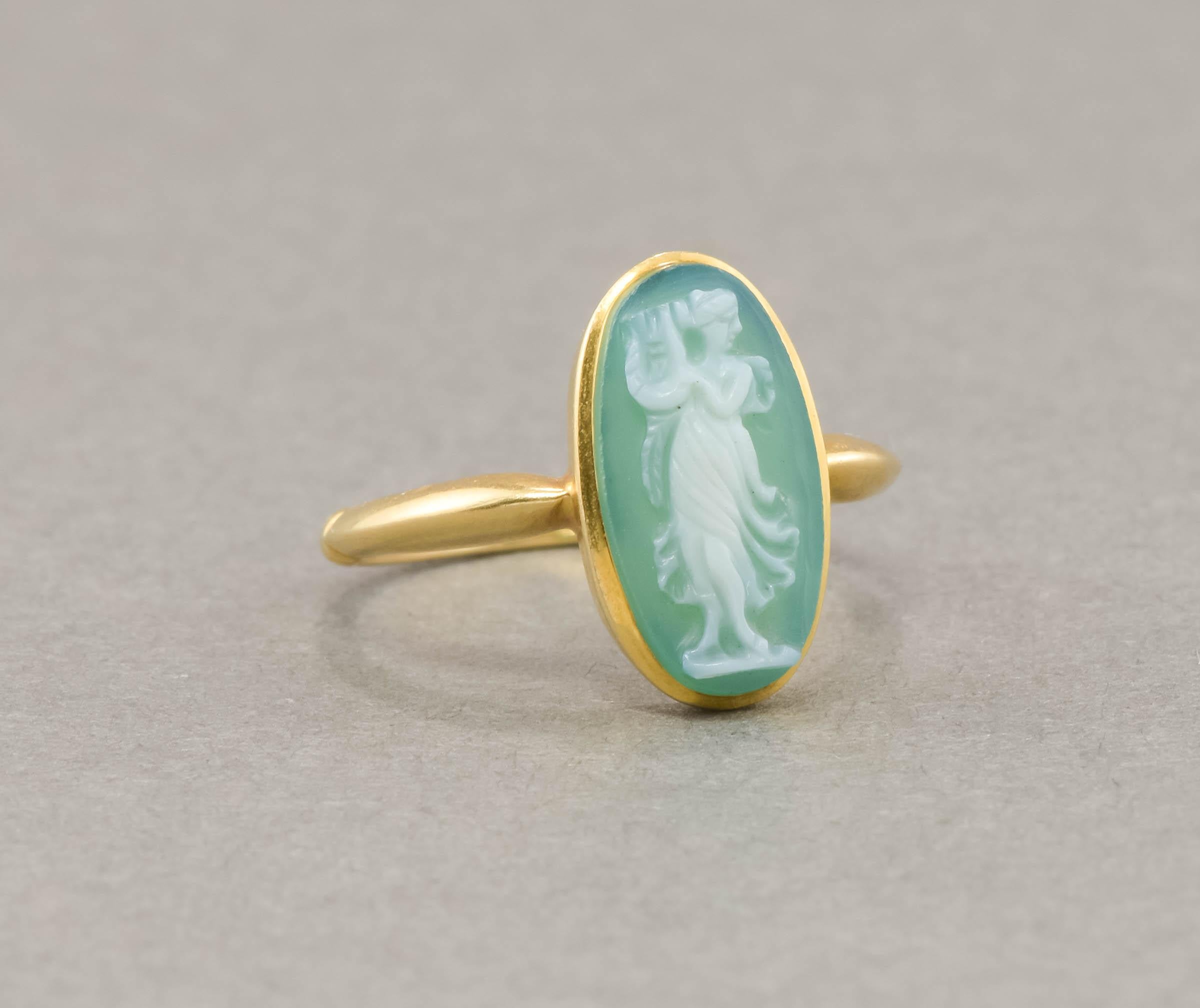 Oval Cut Carved Green Chalcedony Cameo Ring in 18K Gold, Hallmarked Chester 1909