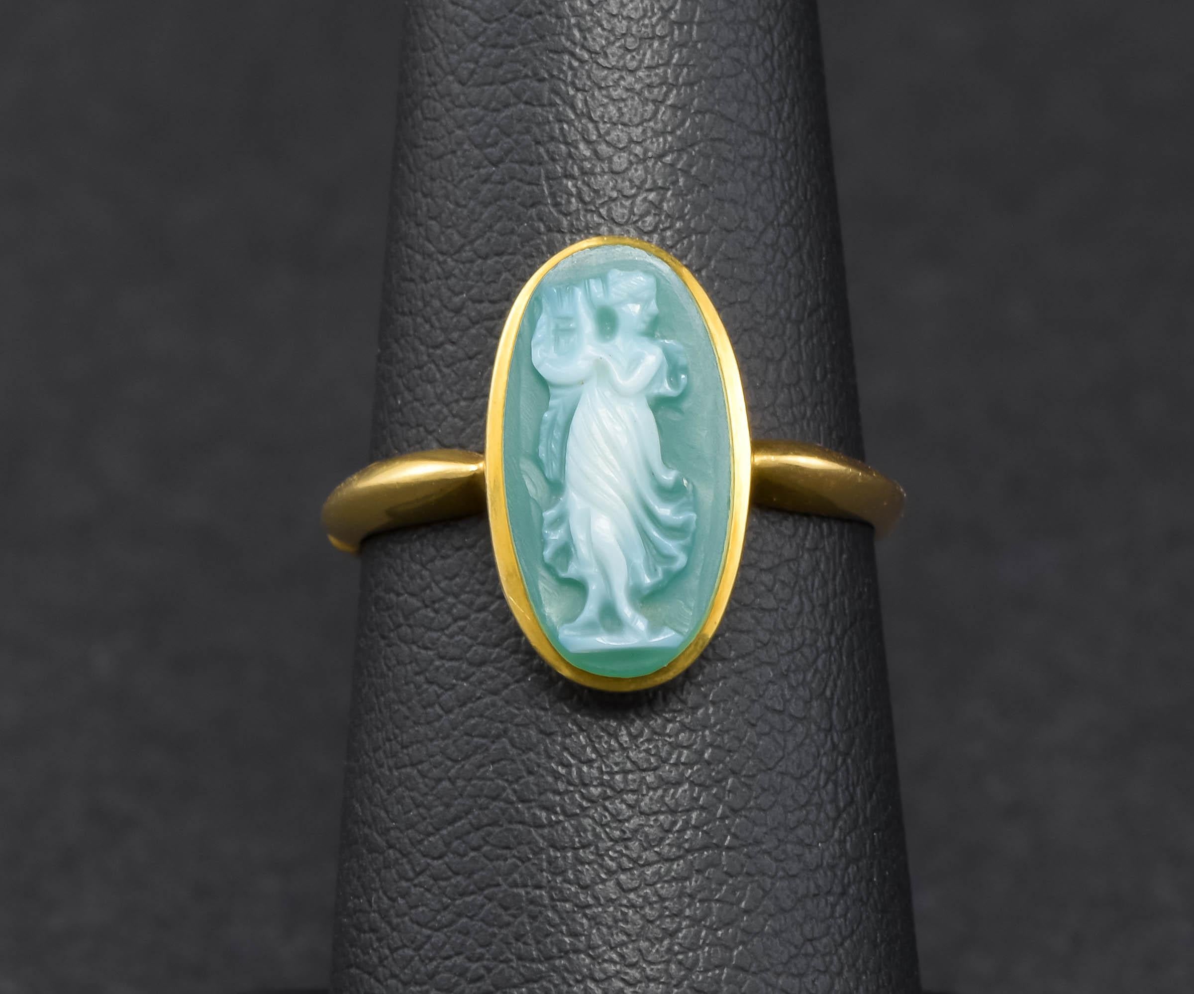 Carved Green Chalcedony Cameo Ring in 18K Gold, Hallmarked Chester 1909 In Good Condition In Danvers, MA