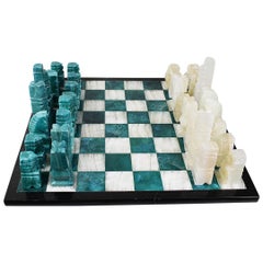 Jeu d'échecs sculpté en malachite verte et marbre - Mexique