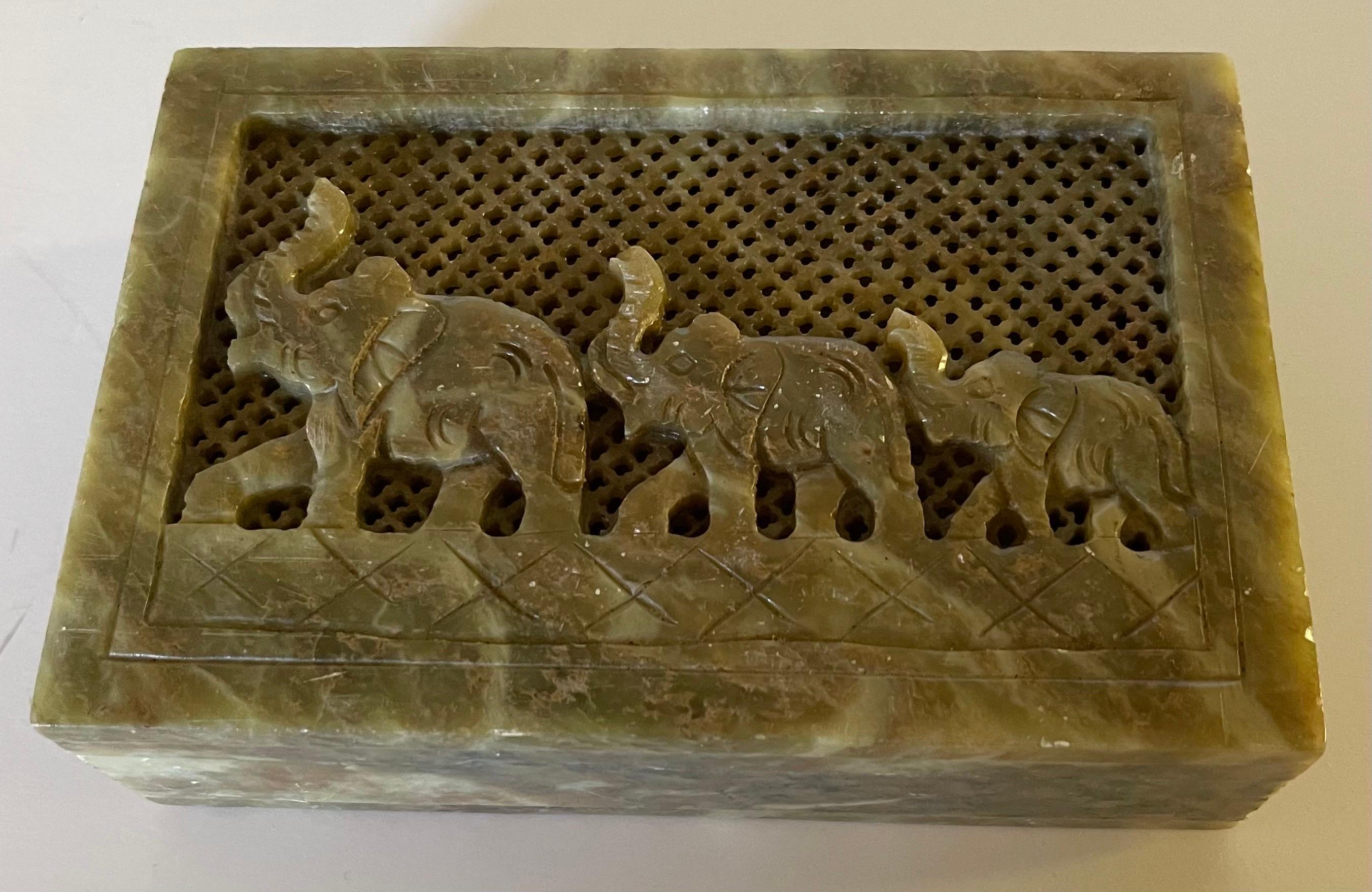 Carved Green Soapstone Elephant Motif Decorative Box In Good Condition For Sale In Stamford, CT