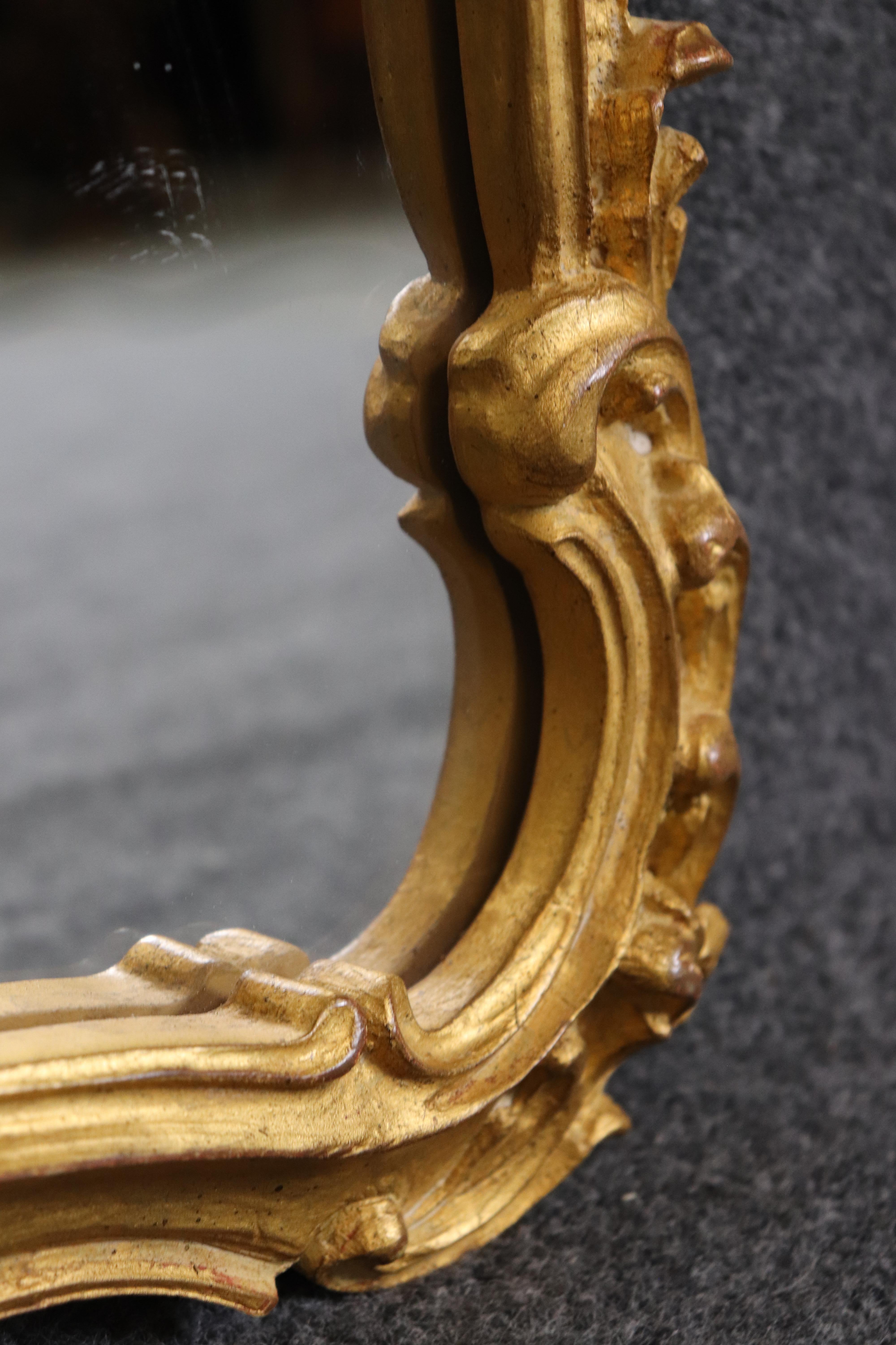 Espejo de Pared Estilo Veneciano Italiano Tallado Guild Giltwood en venta 2