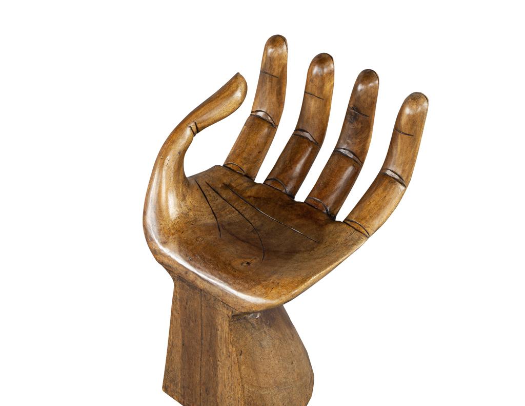 Silla de mano tallada al estilo de Pedro Friedeberg en venta 6