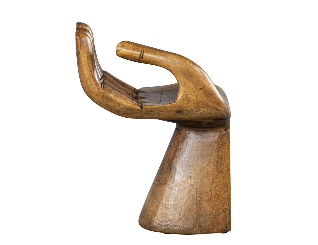 Silla de mano tallada al estilo de Pedro Friedeberg Tallado en venta