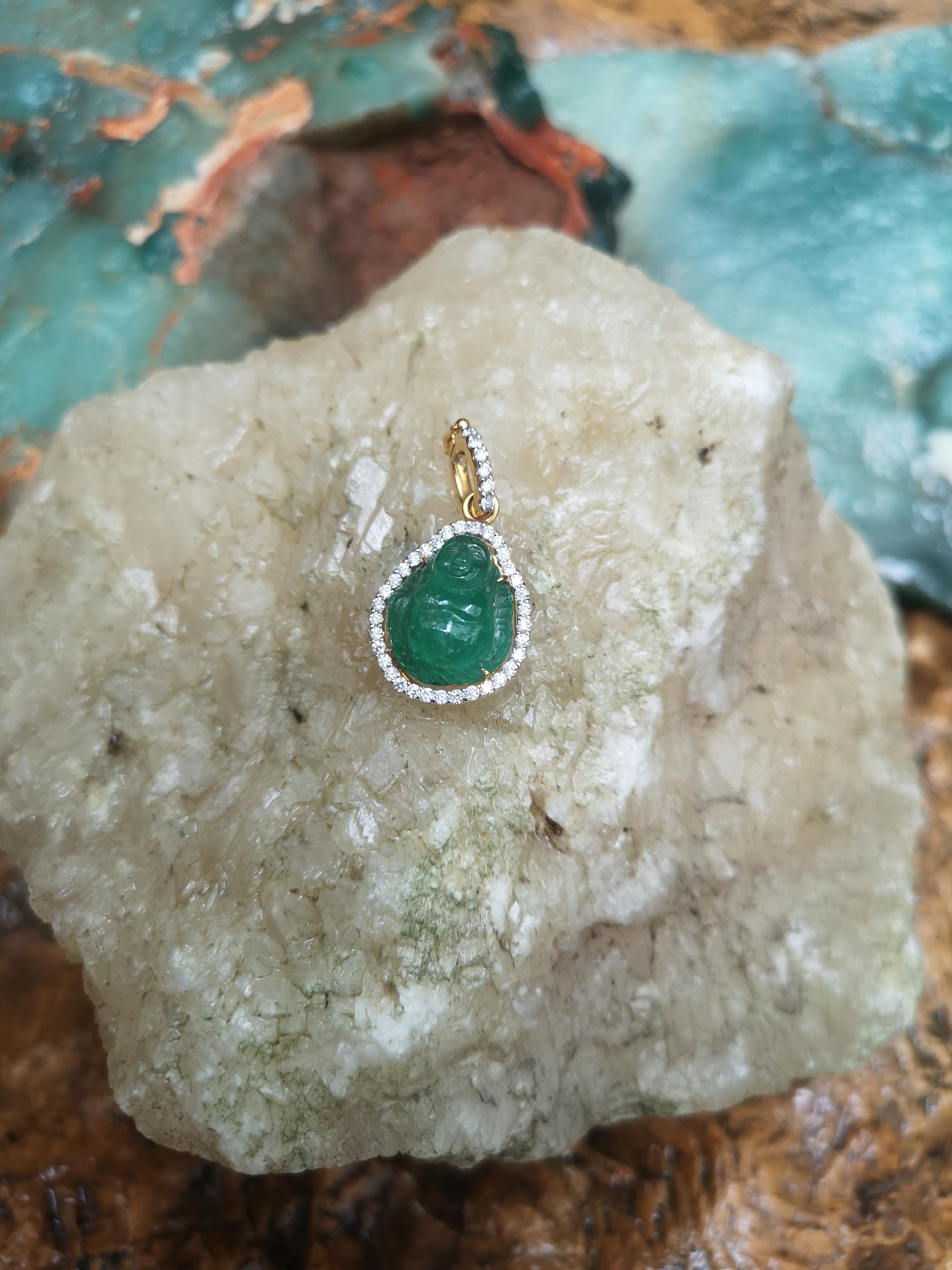 emerald buddha pendant