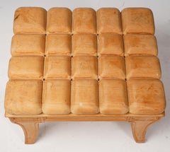 Geschnitzte Hartholzbank oder Hocker mit geschnitztem Sitzkissen von Sutherland