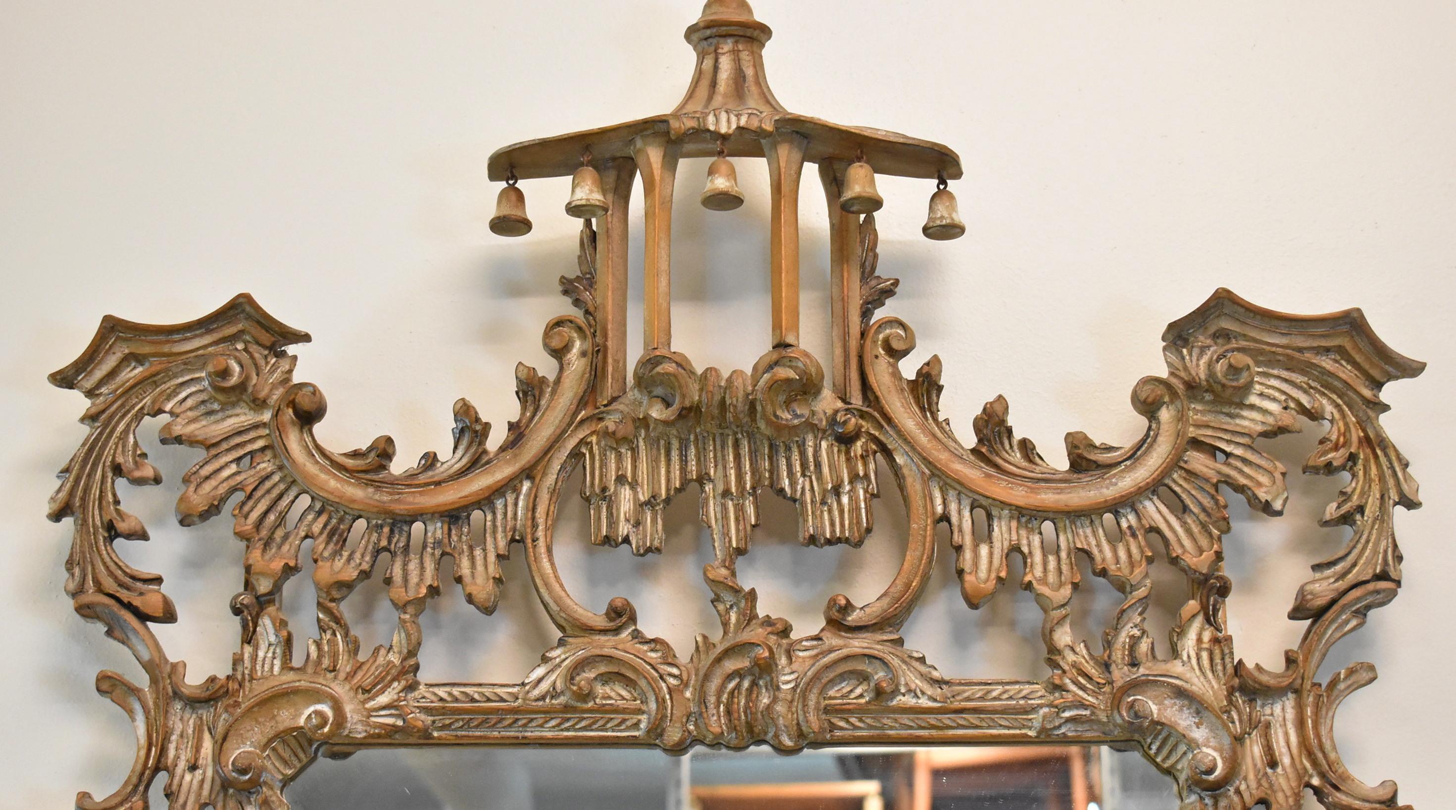 Carved Italian Chippendale Chinoiserie Gilt Pagoda Mirror In Good Condition In Toledo, OH