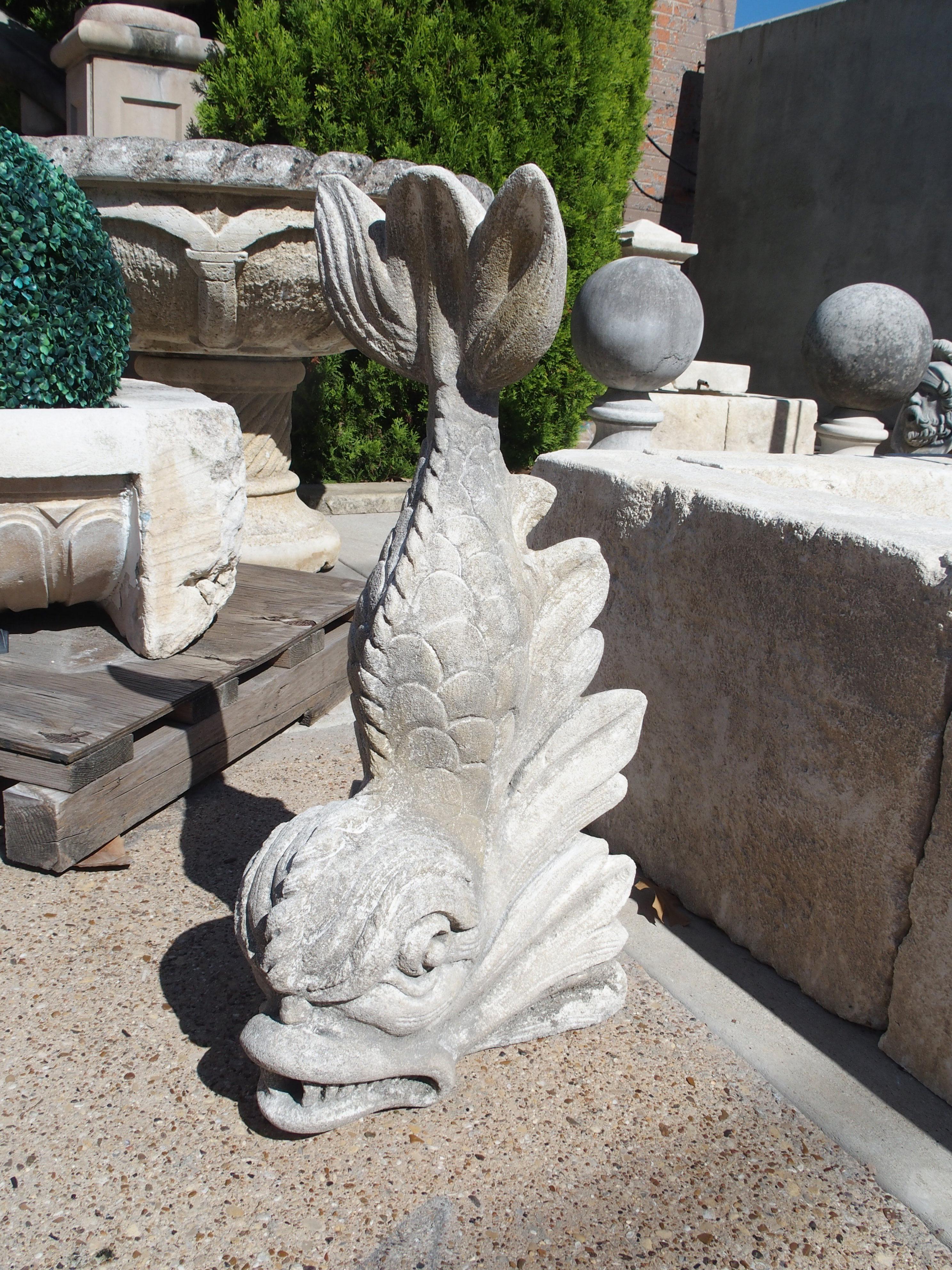 Elemento de piedra caliza italiana tallada para fuente de delfín a la manera de Bernini 3