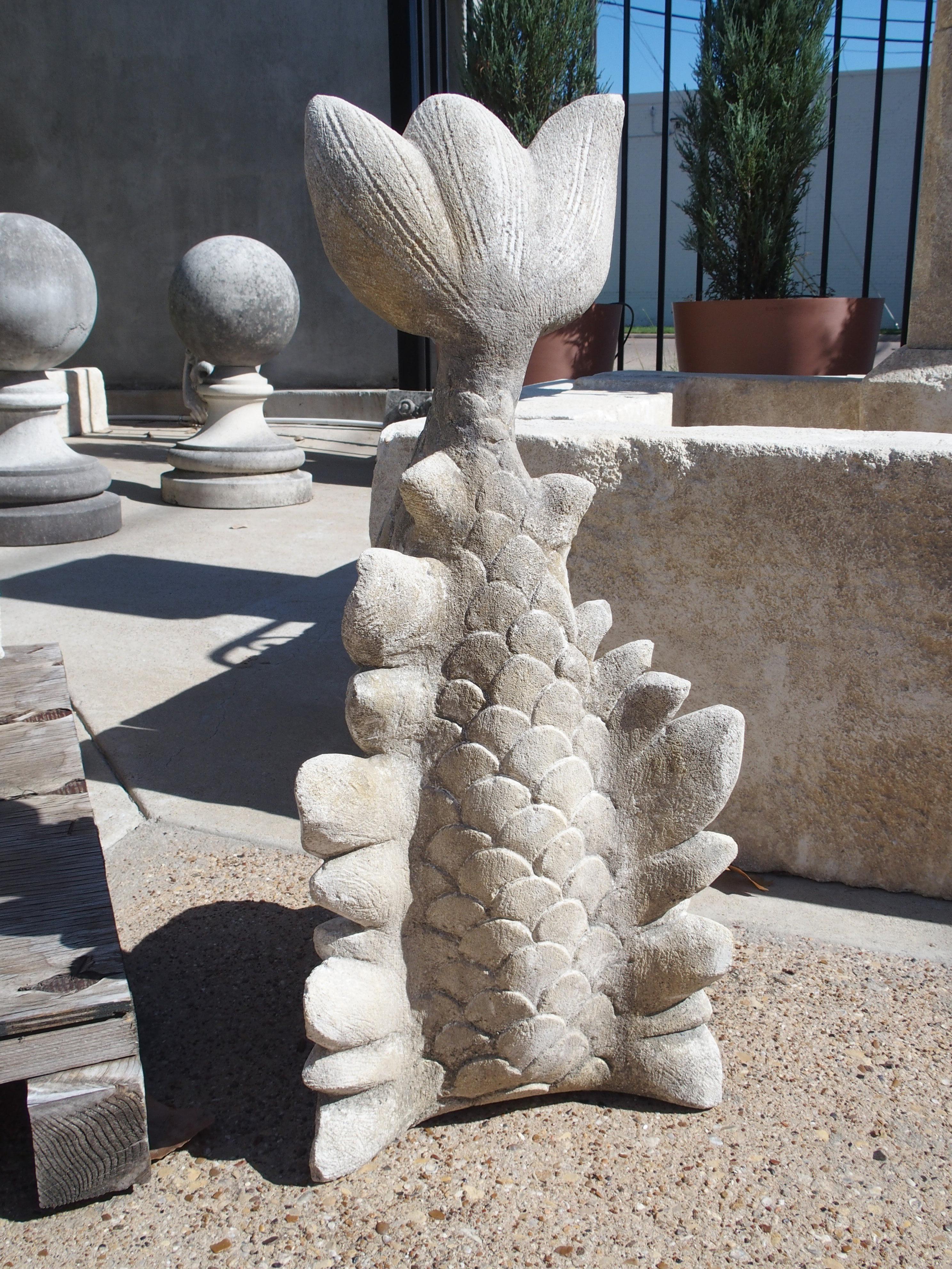 Elemento de piedra caliza italiana tallada para fuente de delfín a la manera de Bernini Italiano
