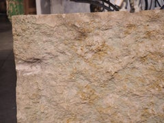 Reloj de Sol de Mármol Italiano Tallado con Gnomon de Hierro