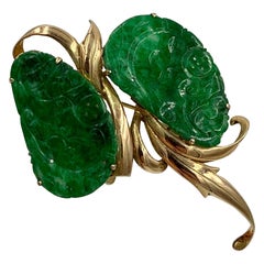 Broche en jade sculpté, or 14 carats H.K. Antique Retro Mid-Century Modernist