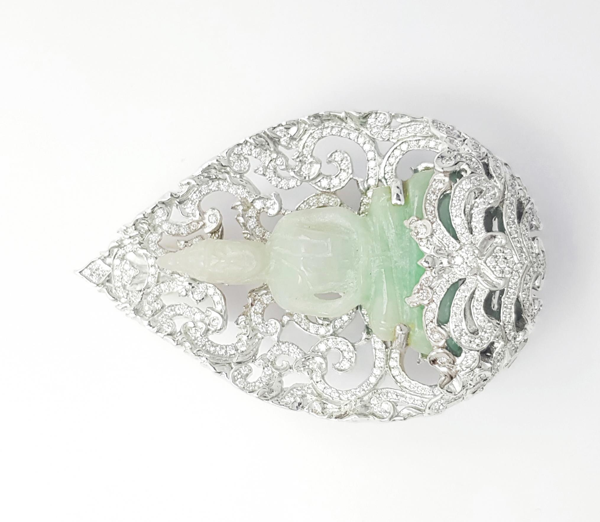 Geschnitzter Jade-Buddha mit Diamant-Anhänger/Brosche in 18K Weißgoldfassung im Angebot 2