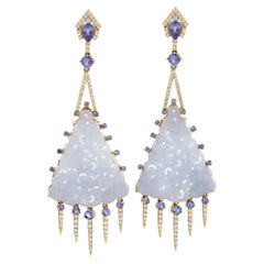 Boucles d'oreilles pendantes en Jade sculpté avec Tanzanite et Diamants en or jaune 18k