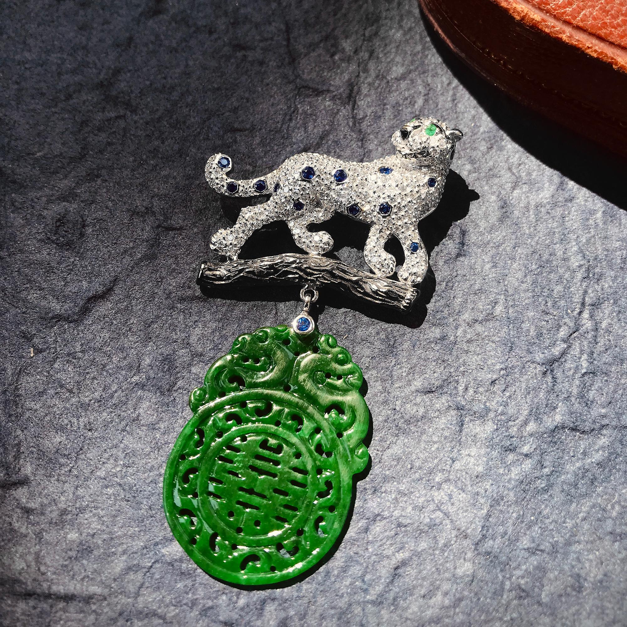 Carved Jade Diamond Sapphire Onyx Panther Brooch in 14k White Gold In New Condition In Bangkok, TH