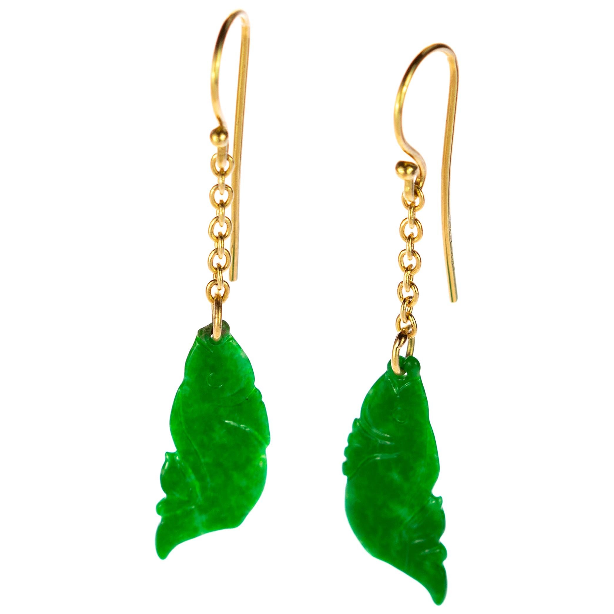 Carved Jade Fish Flower 18 Karat Yellow Gold Chain Crafted Dangle Drop Earrings For Sale