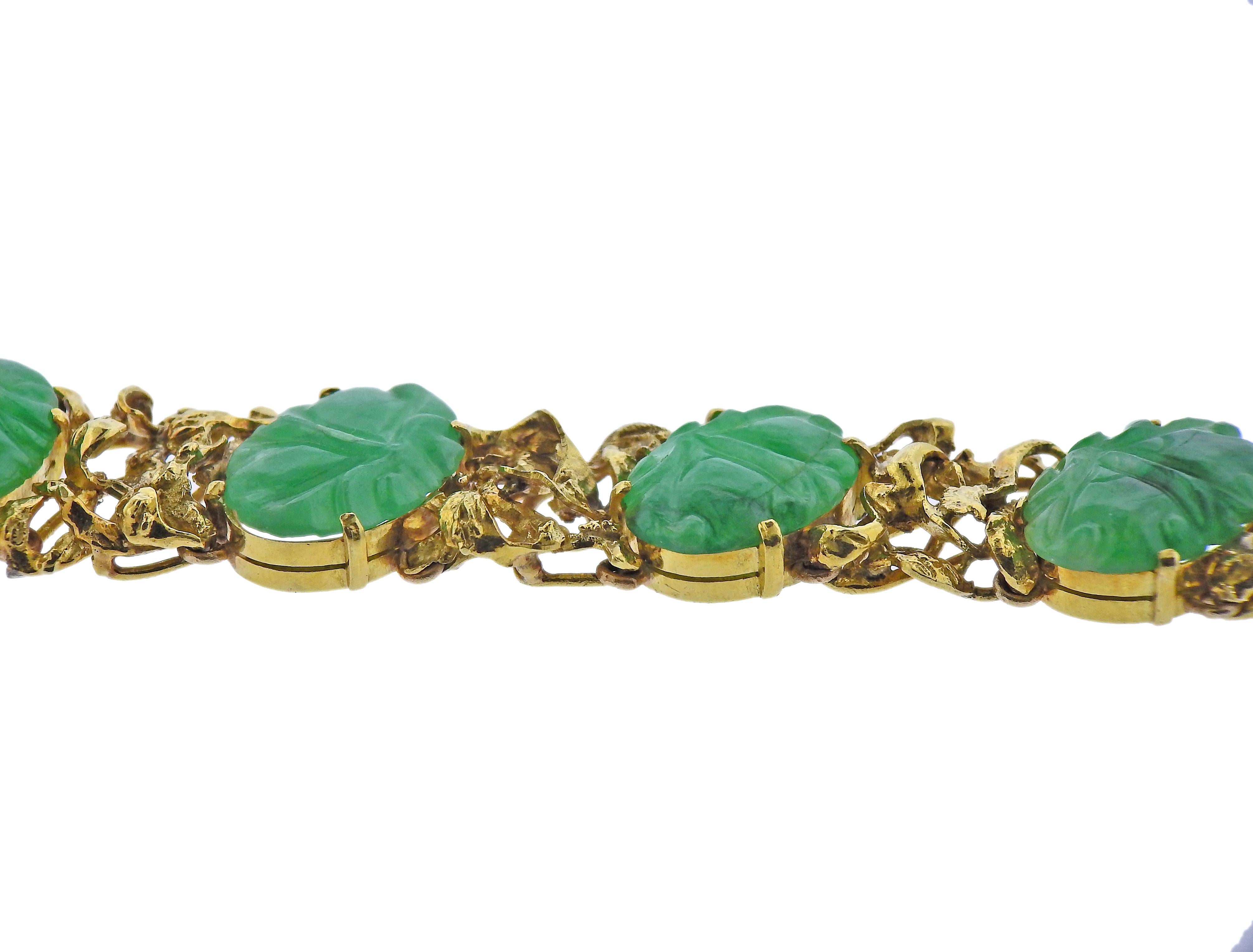 Goldarmband mit geschnitzter Jade (Ovalschliff) im Angebot