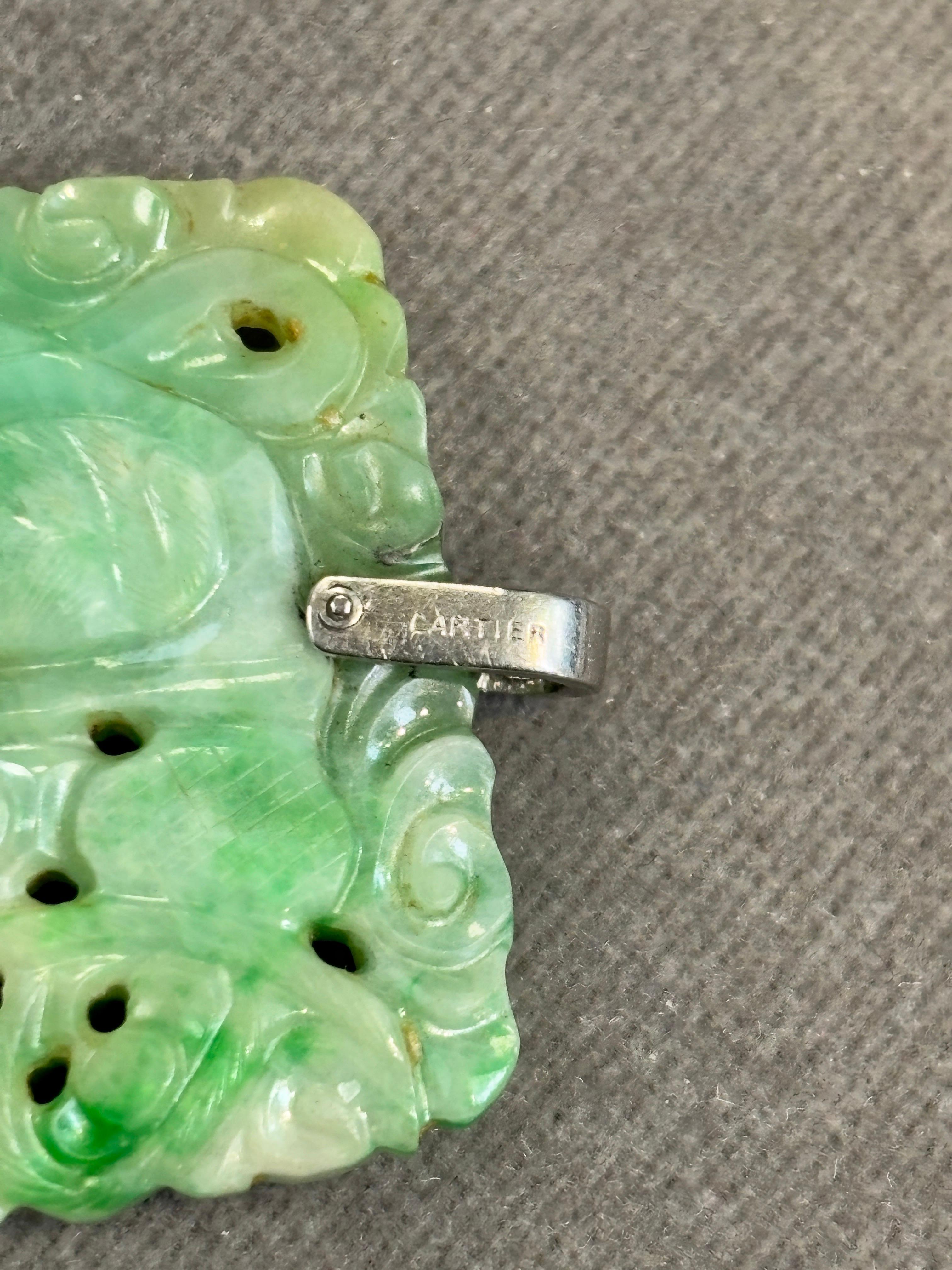 Ciondolo di giada intagliata In condizioni ottime in vendita a New York, NY