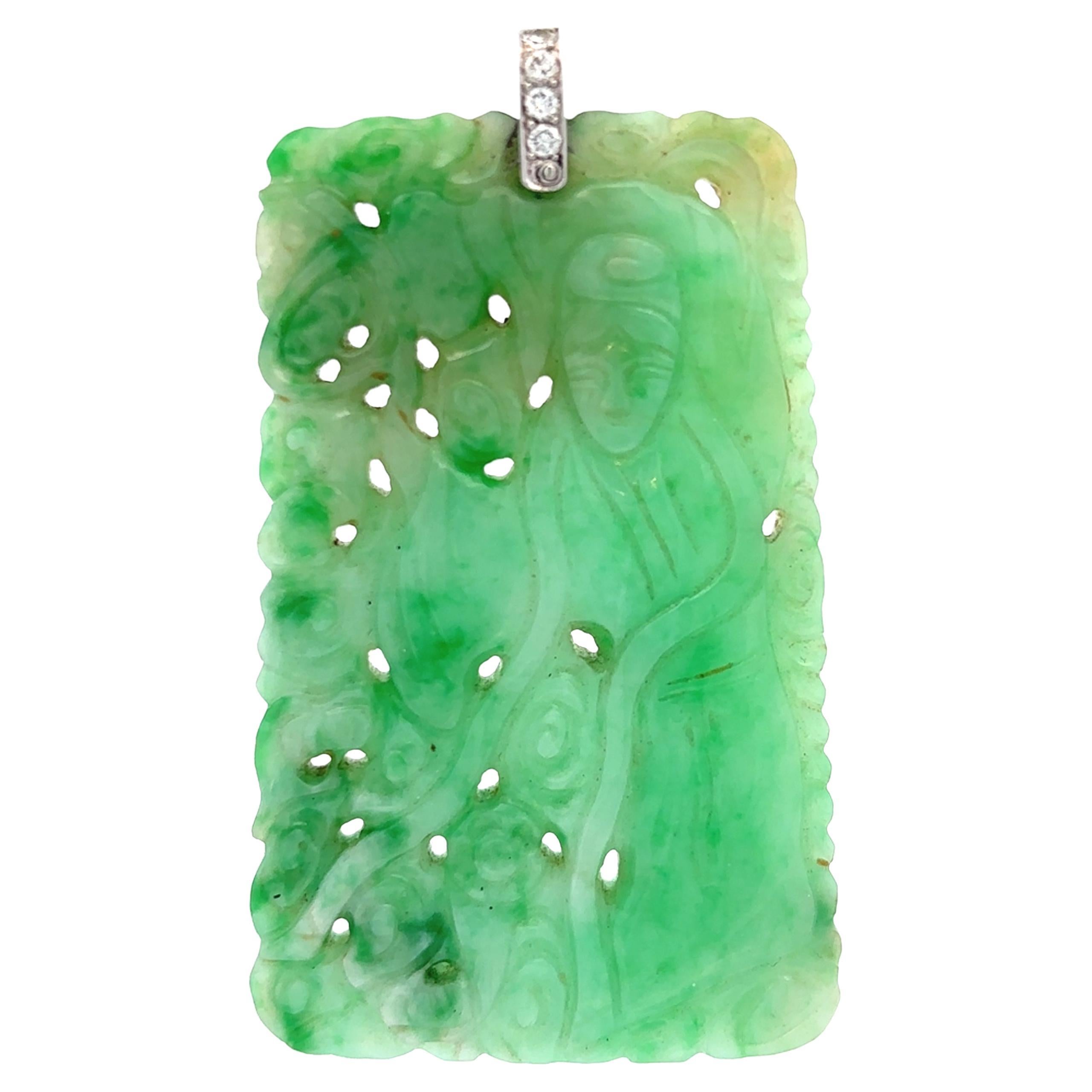 Ciondolo di giada intagliata in vendita