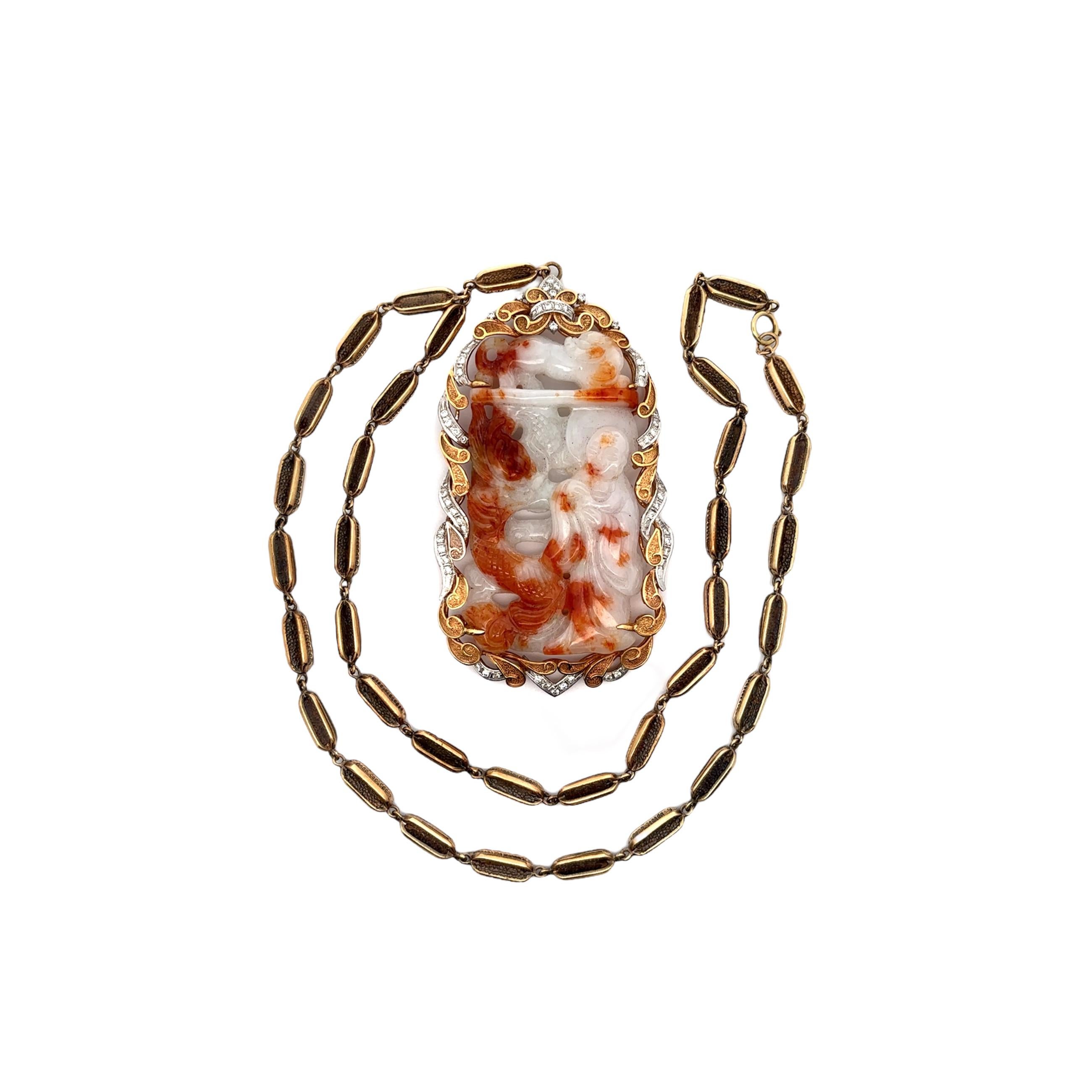 Collier à pendentifs en jade sculpté en vente 6