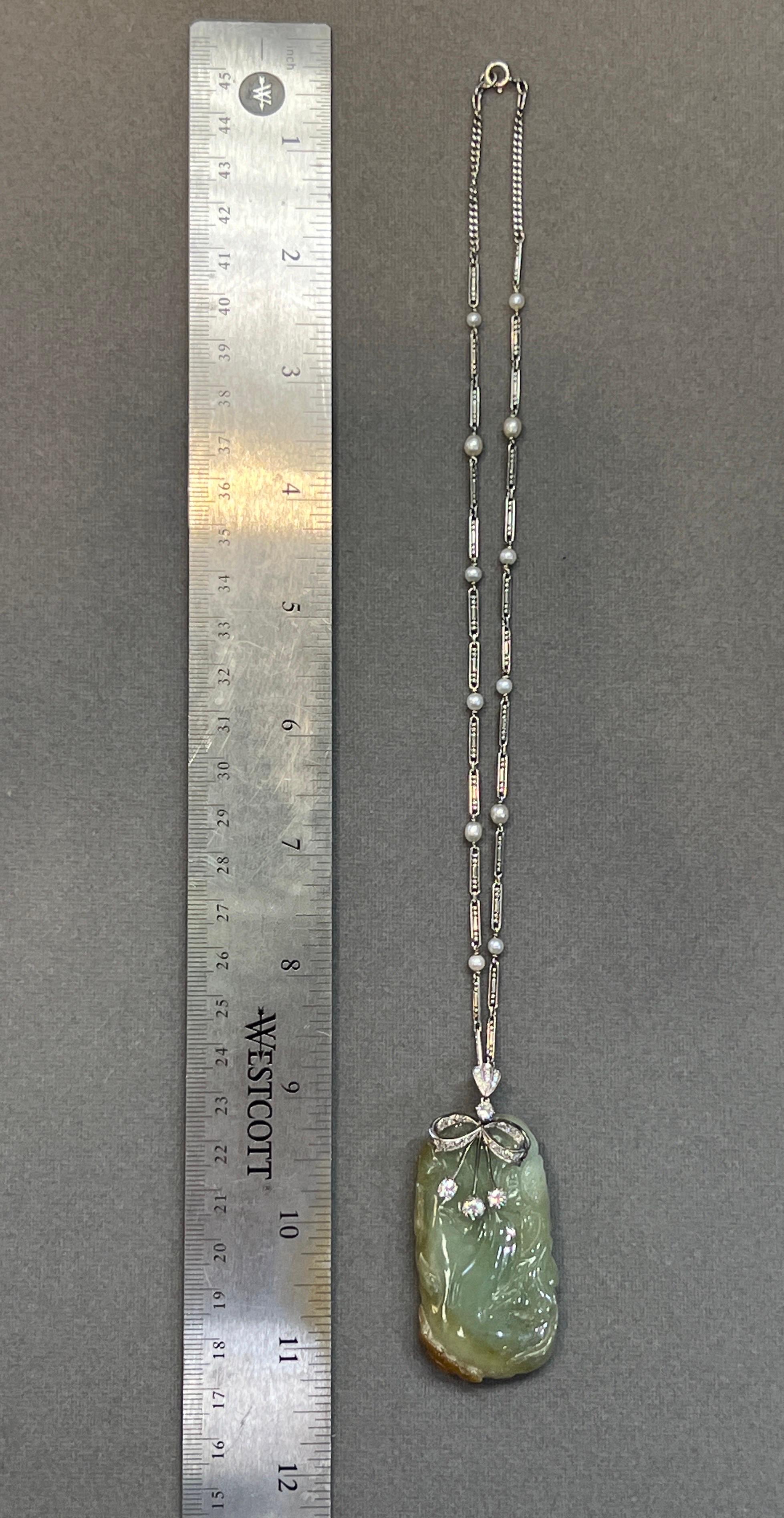 Carved Jade Pendant Necklace In Excellent Condition For Sale In New York, NY