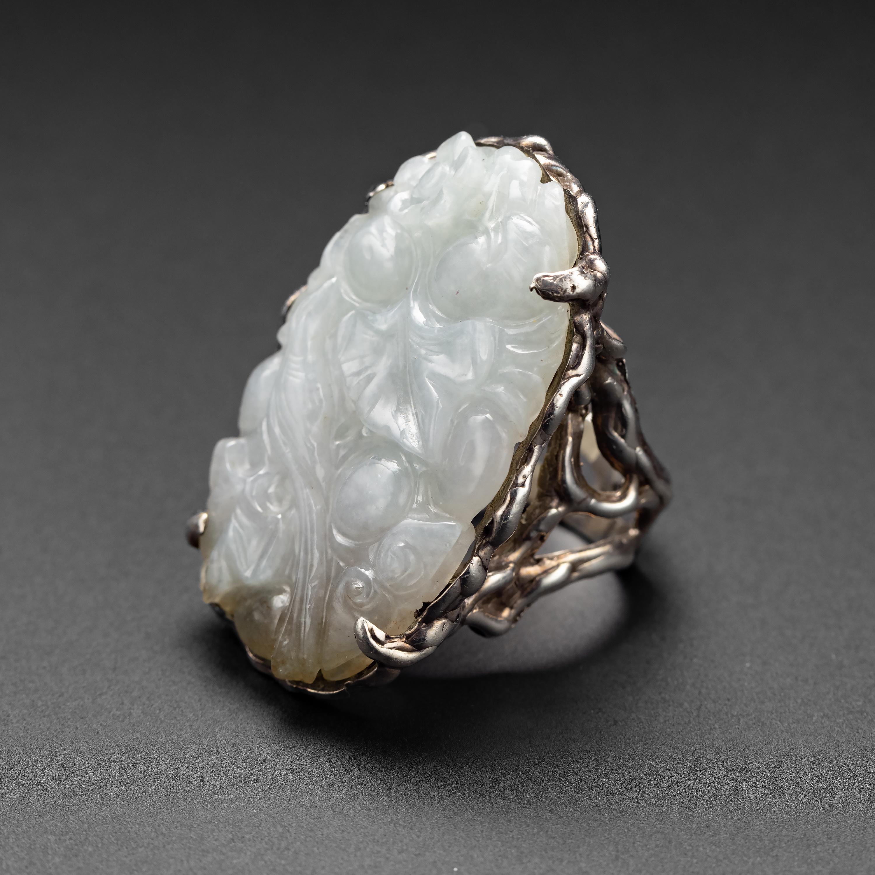 Carved Jade Ring in Silver Midcentury Modernist In Excellent Condition In Southbury, CT