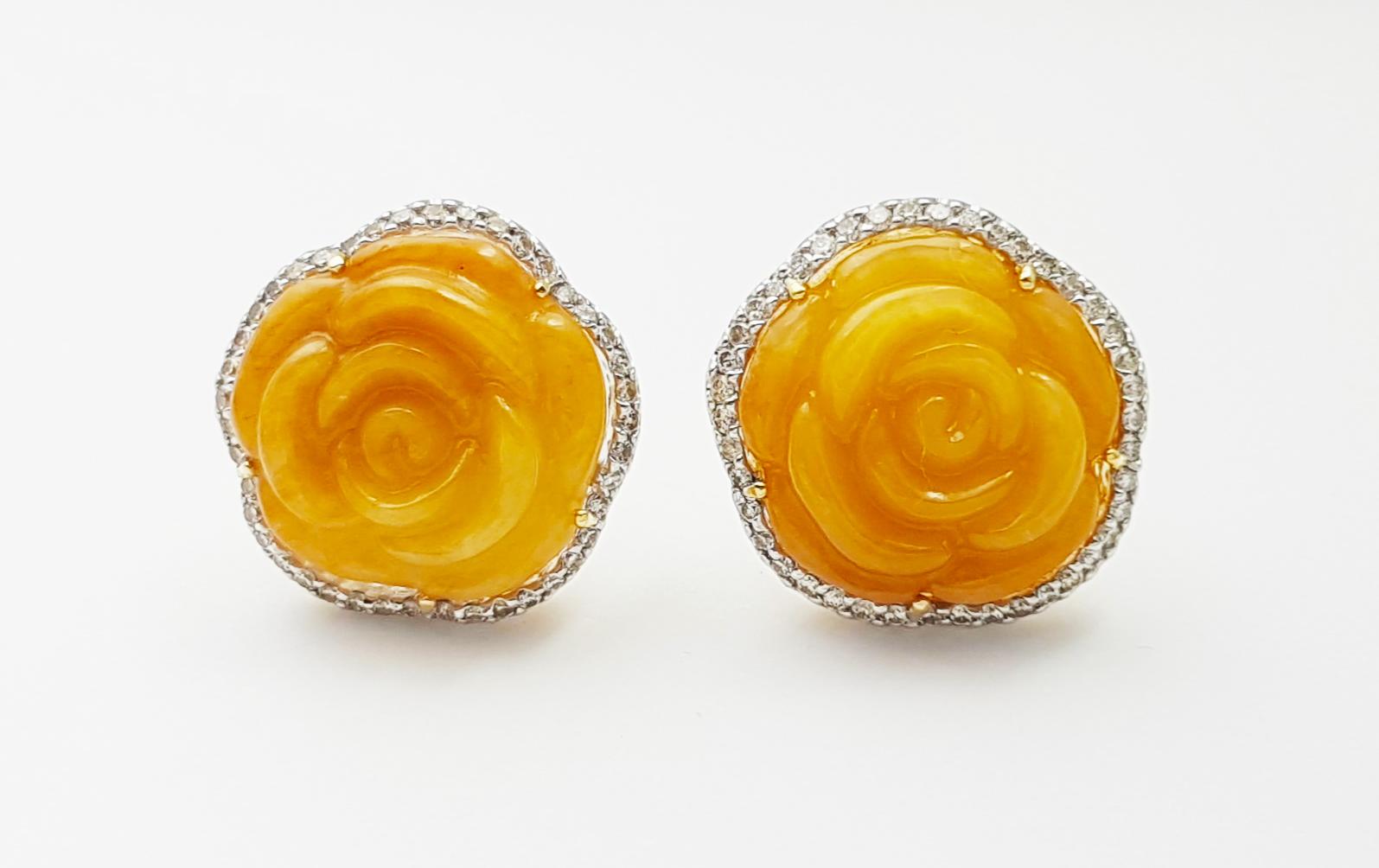Ohrringe aus geschnitzter Jade mit Diamantblüte in 18K Goldfassung (Zeitgenössisch) im Angebot