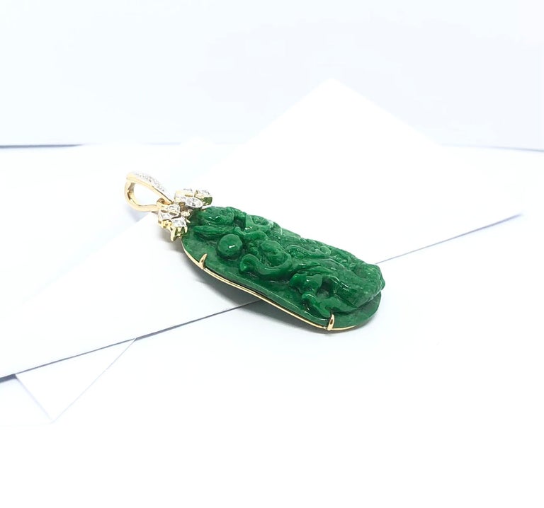 Mixed Cut Carved Jade with Diamond Pendant Set in 18 Karat Gold Settings For Sale