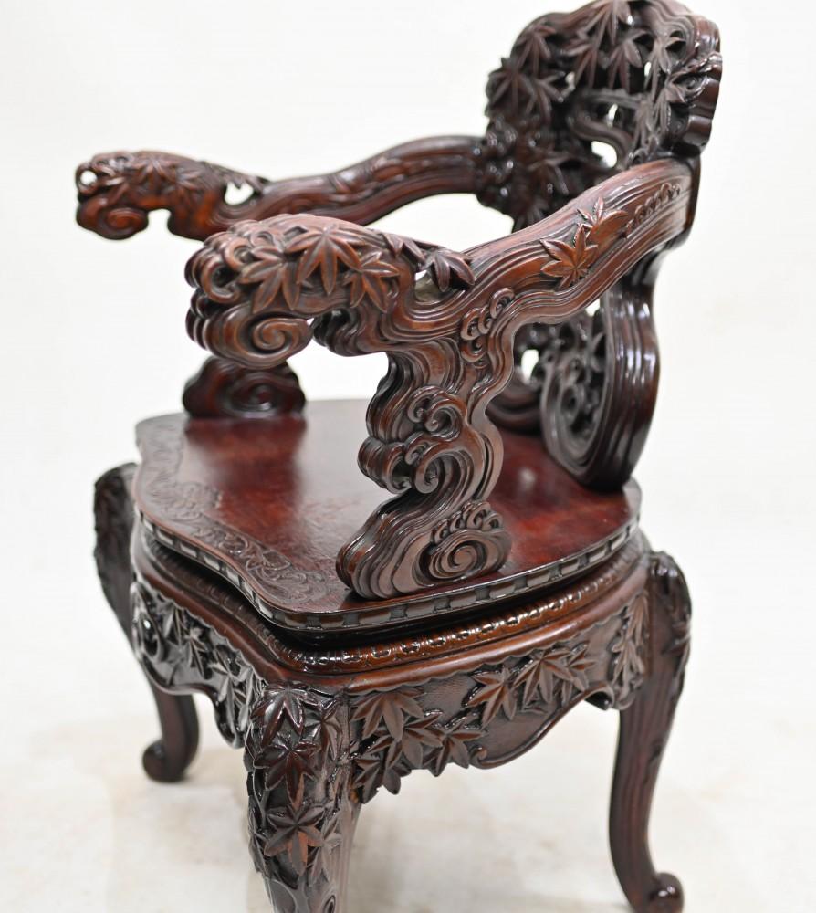 Carved Japanese Desk and Chair Set Bureau 1880 For Sale 5